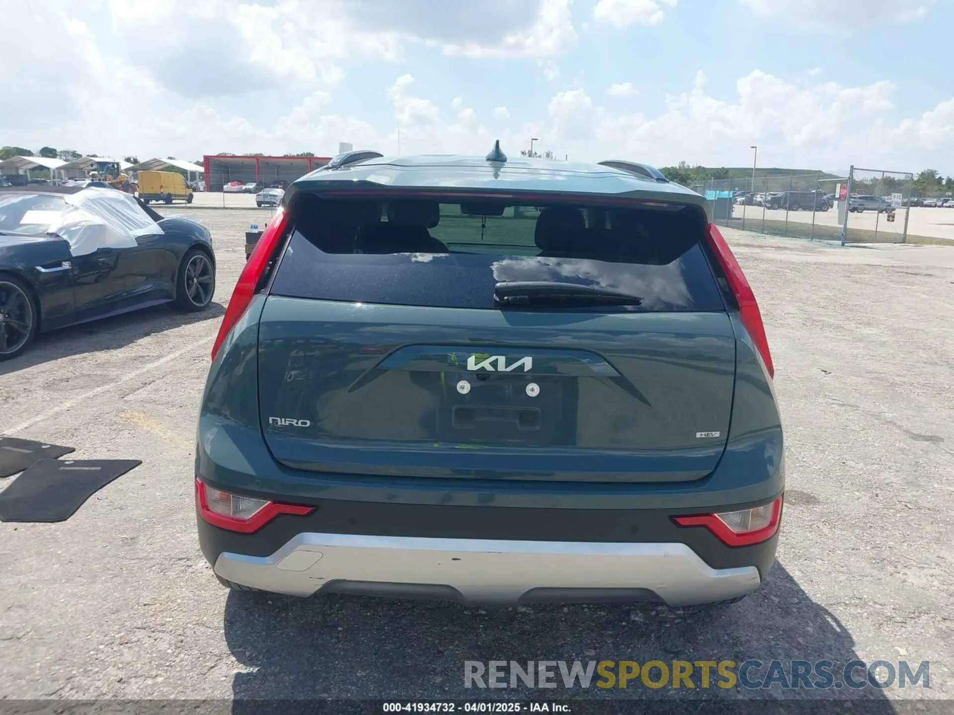 16 fotografías del automóvil dañado KNDCR3LEXP5117612 KIA NIRO 2023