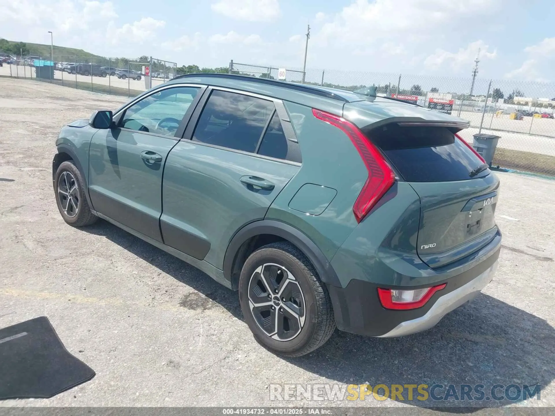 3 fotografías del automóvil dañado KNDCR3LEXP5117612 KIA NIRO 2023