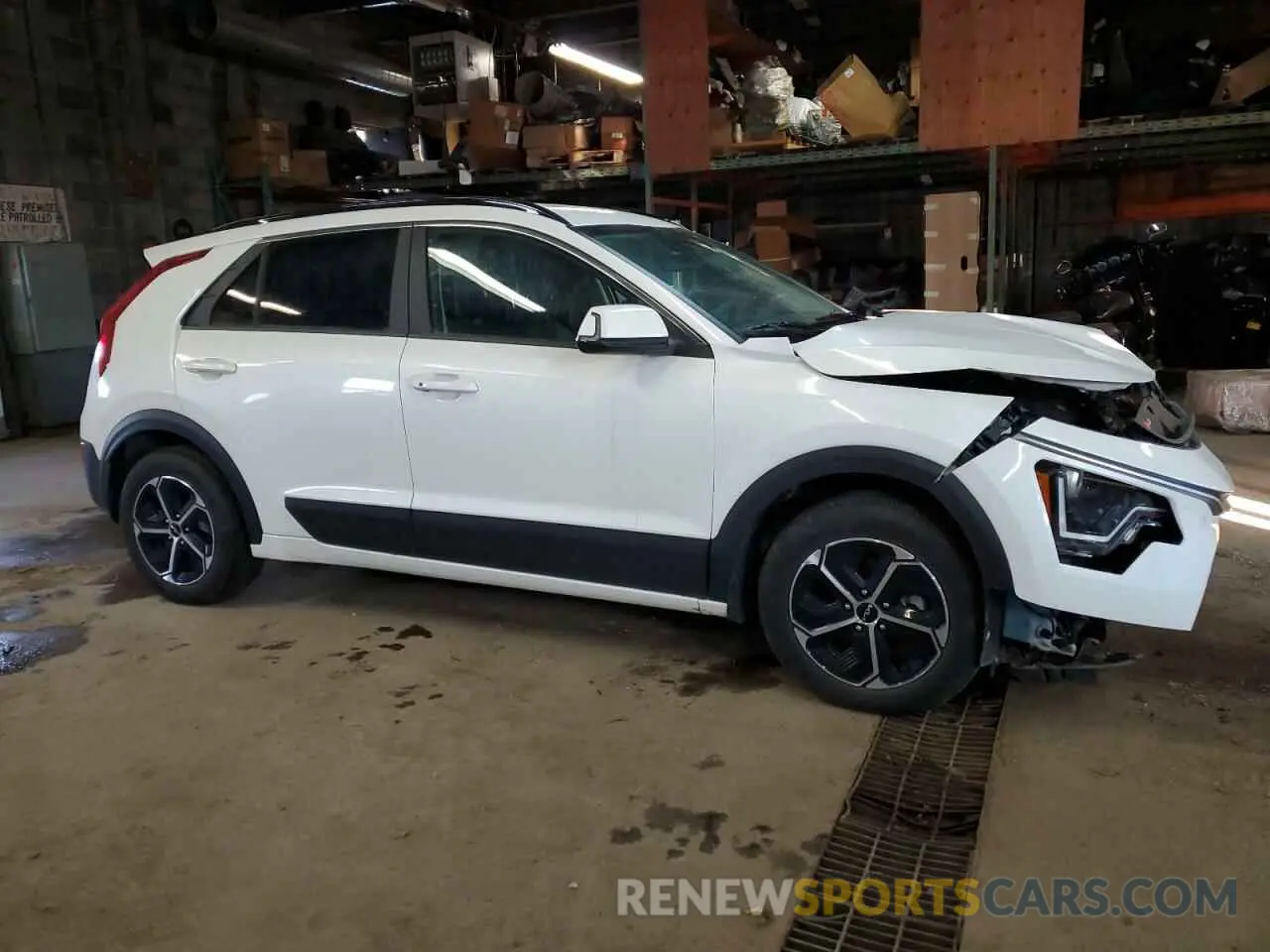 4 fotografías del automóvil dañado KNDCS3LF7P5113109 KIA NIRO 2023