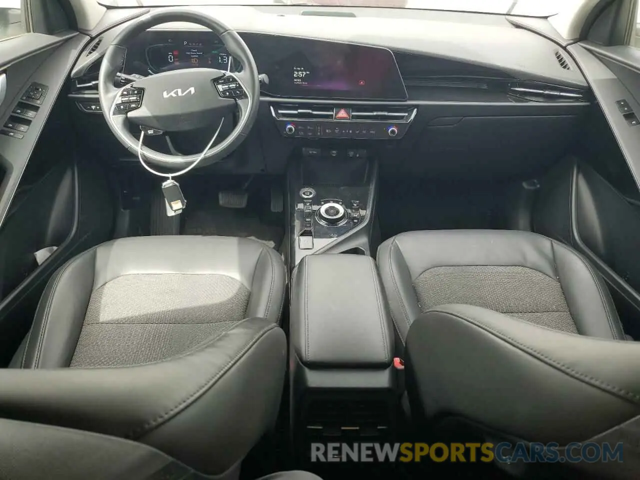 8 fotografías del automóvil dañado KNDCS3LFXP5054752 KIA NIRO 2023