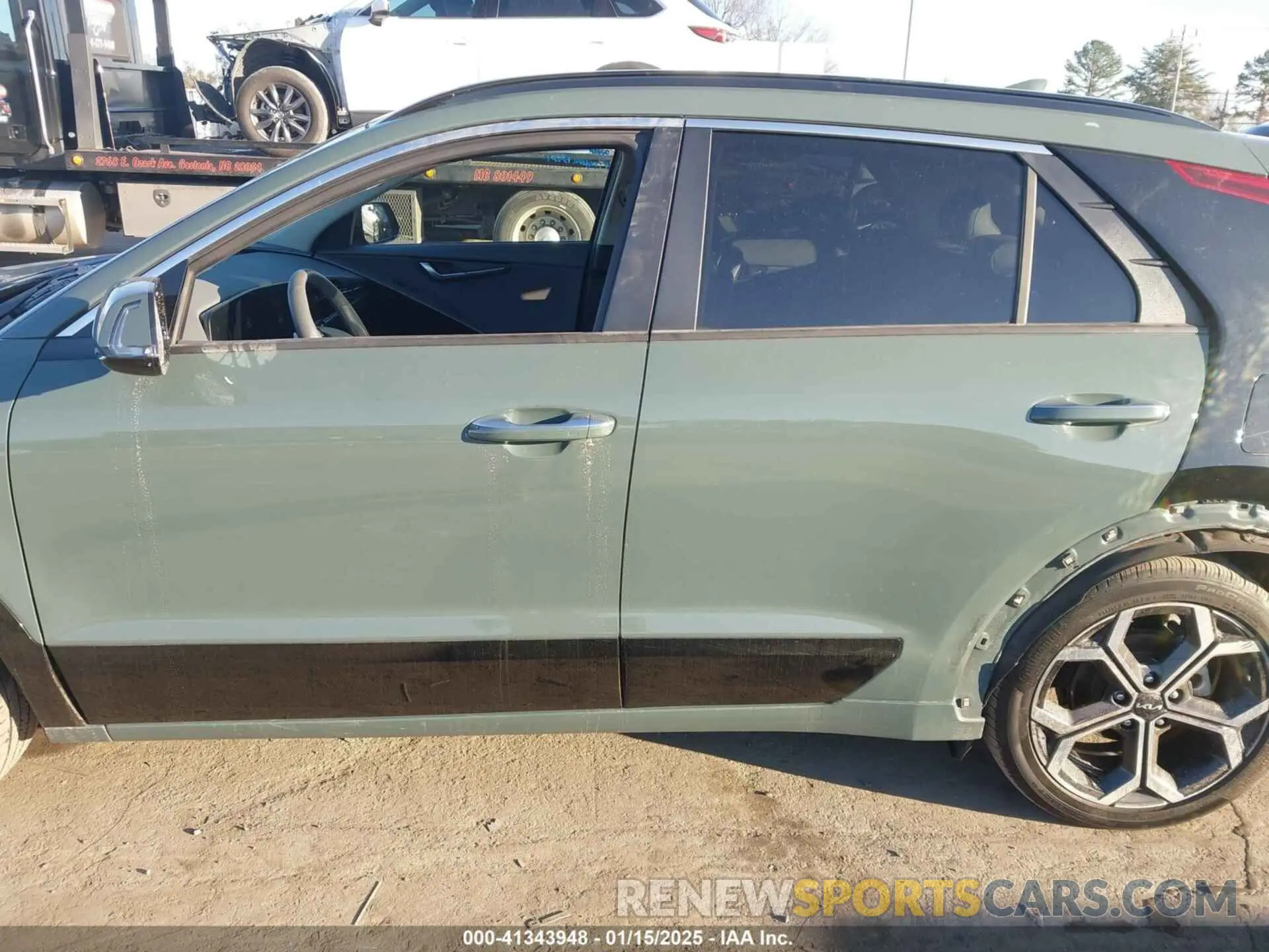 14 fotografías del automóvil dañado KNDCT3LE2P5039313 KIA NIRO 2023