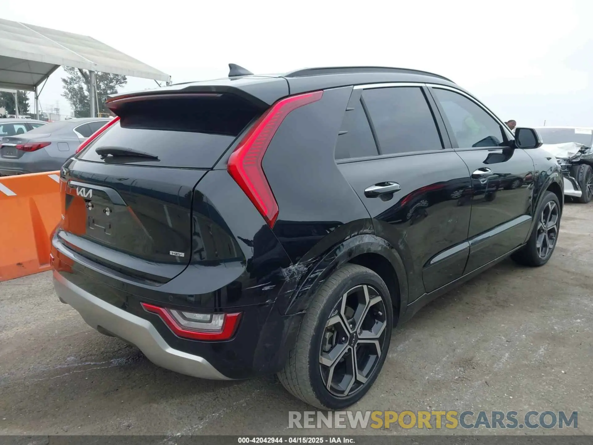 4 fotografías del automóvil dañado KNDCT3LE5P5094001 KIA NIRO 2023