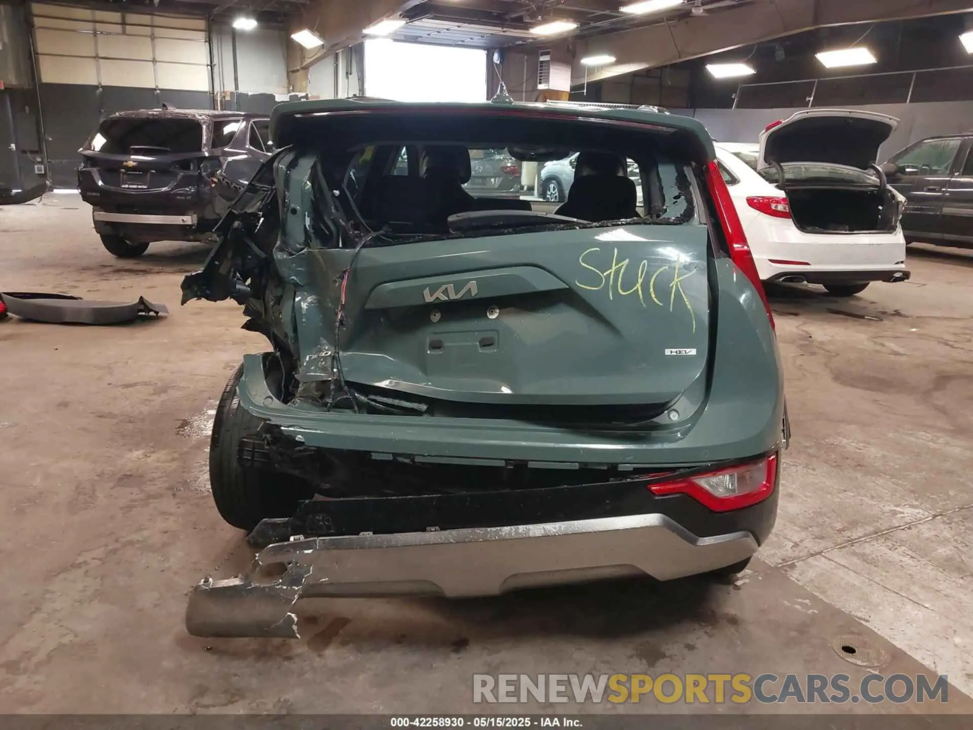 16 fotografías del automóvil dañado KNDCT3LE9P5045660 KIA NIRO 2023