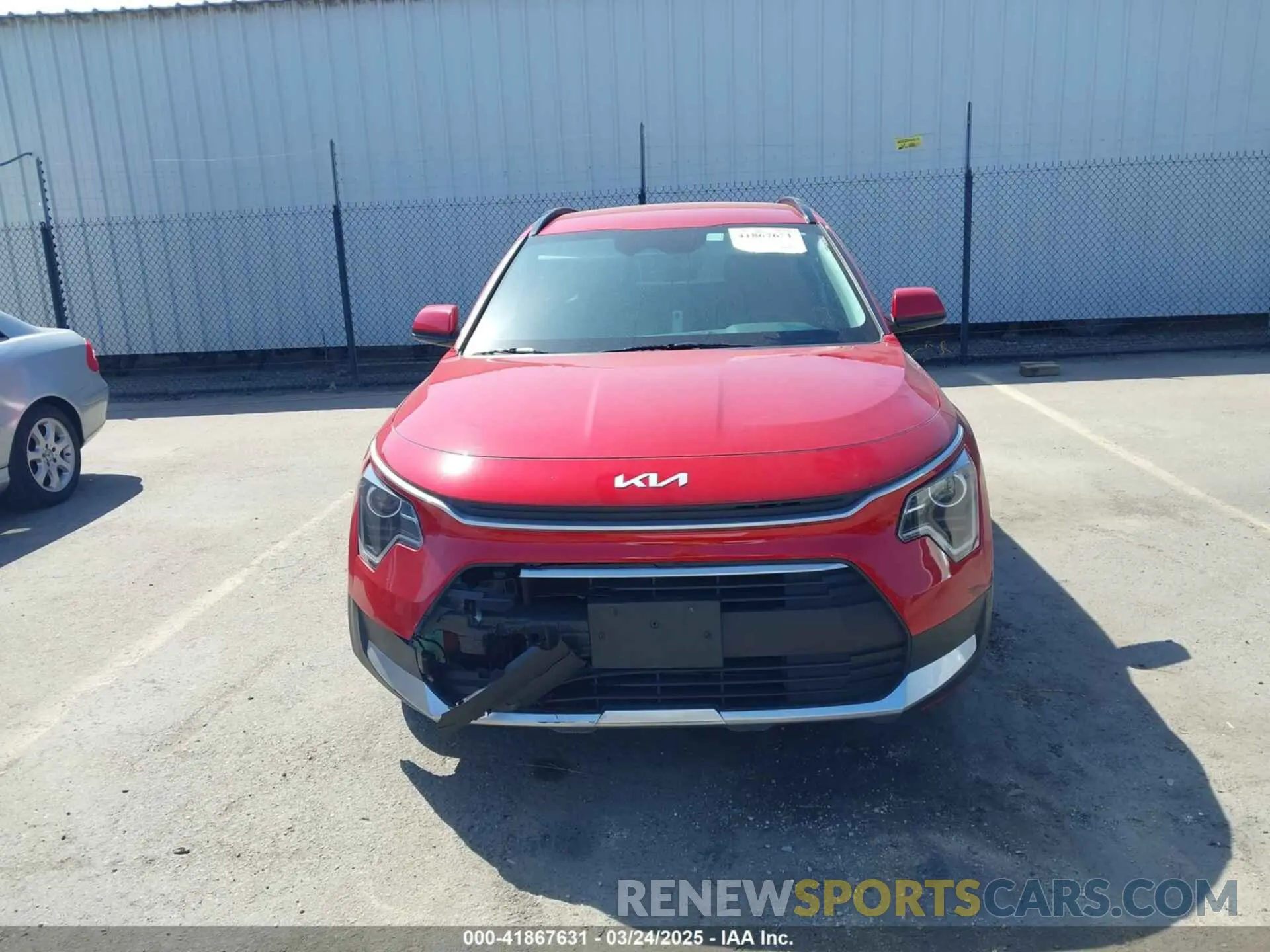 12 fotografías del automóvil dañado KNDCP3LE0R5131723 KIA NIRO 2024