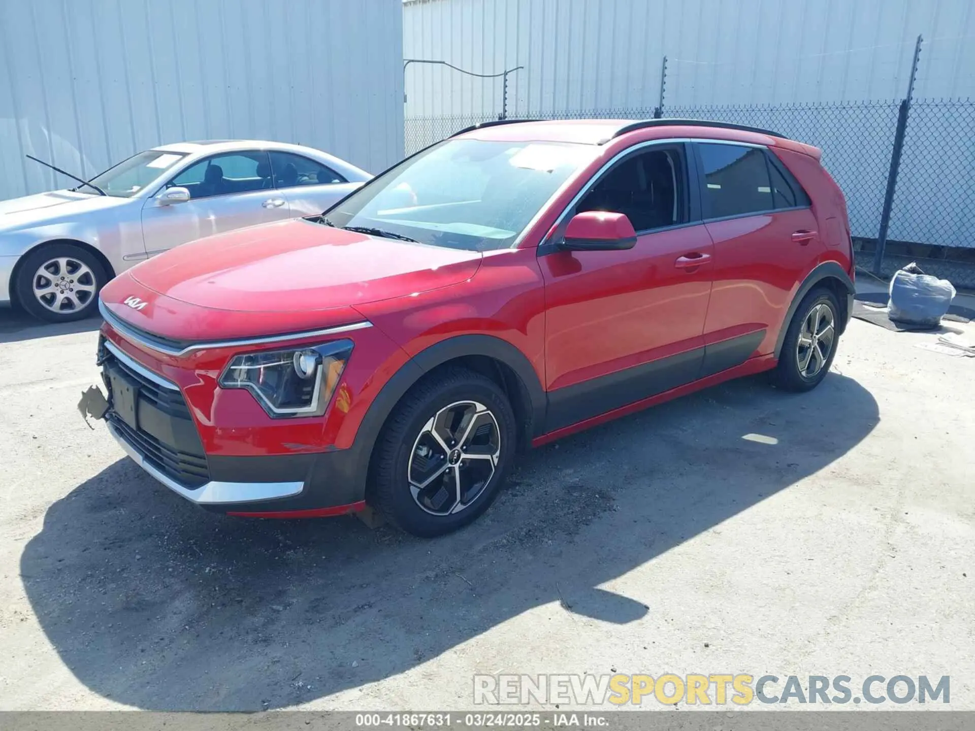 2 fotografías del automóvil dañado KNDCP3LE0R5131723 KIA NIRO 2024