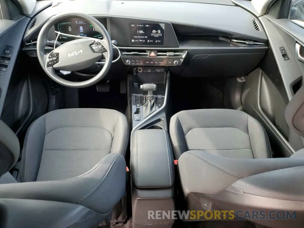8 fotografías del automóvil dañado KNDCP3LE1R5121945 KIA NIRO 2024