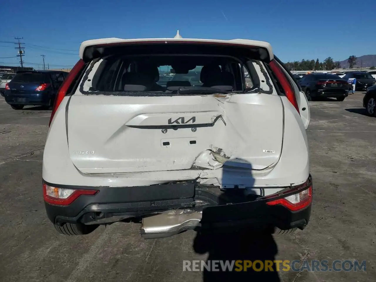 6 fotografías del automóvil dañado KNDCP3LE6R5184247 KIA NIRO 2024