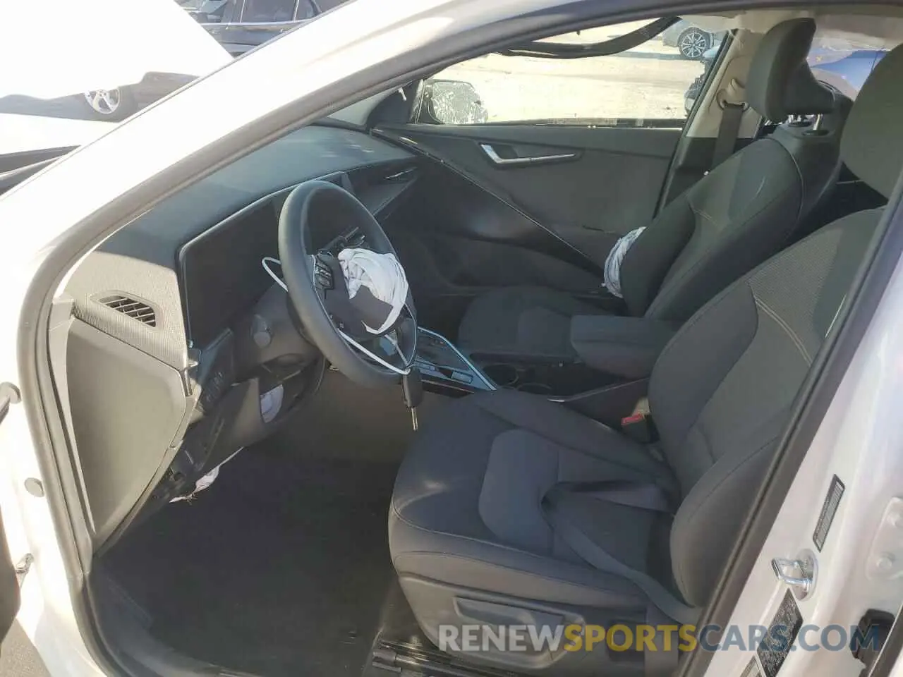 7 fotografías del automóvil dañado KNDCP3LE6R5184247 KIA NIRO 2024