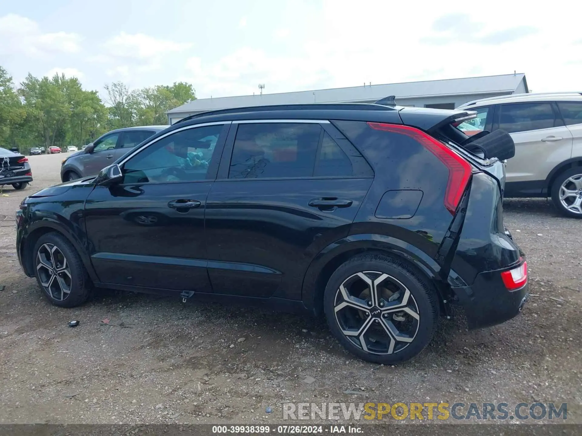 14 fotografías del automóvil dañado KNDCR3LE1R5134611 KIA NIRO 2024