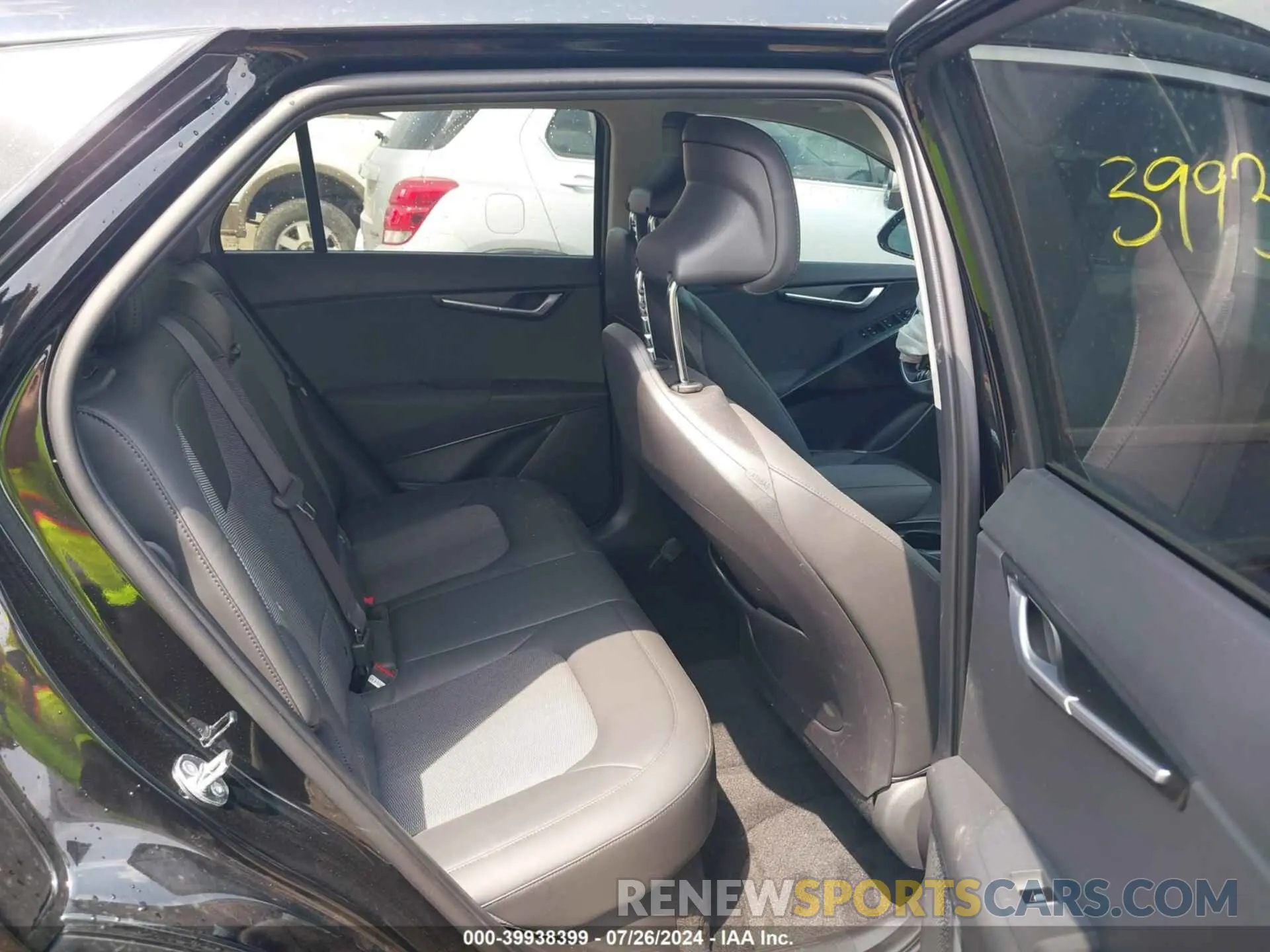 8 fotografías del automóvil dañado KNDCR3LE1R5134611 KIA NIRO 2024