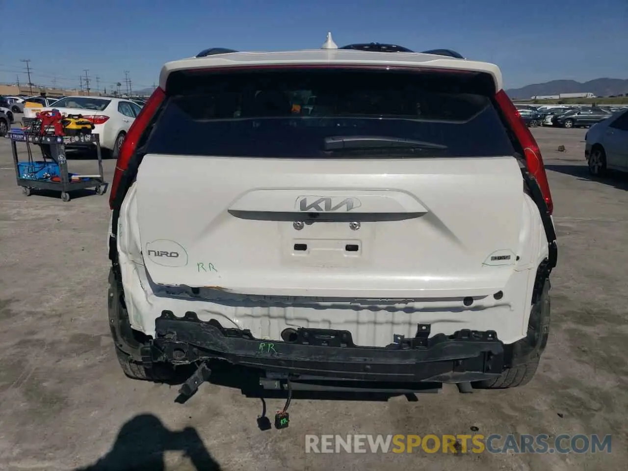 6 fotografías del automóvil dañado KNDCR3LE2R5138683 KIA NIRO 2024