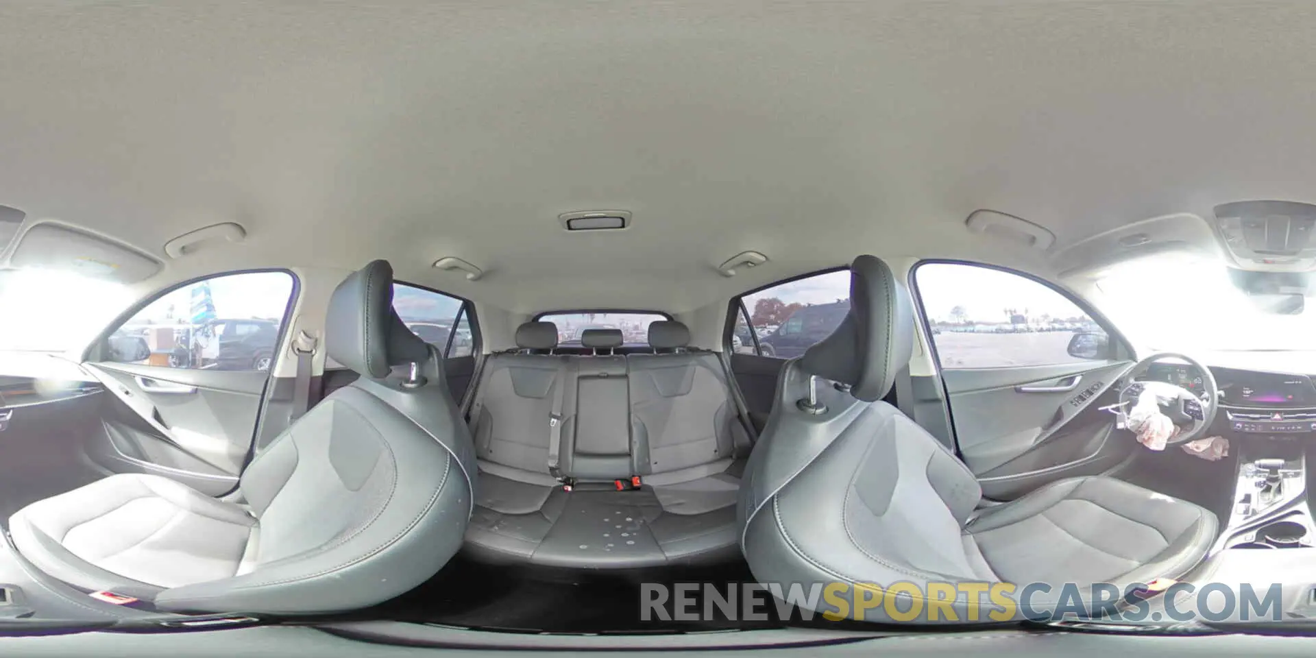 14 fotografías del automóvil dañado KNDCR3LE5R5187389 KIA NIRO 2024