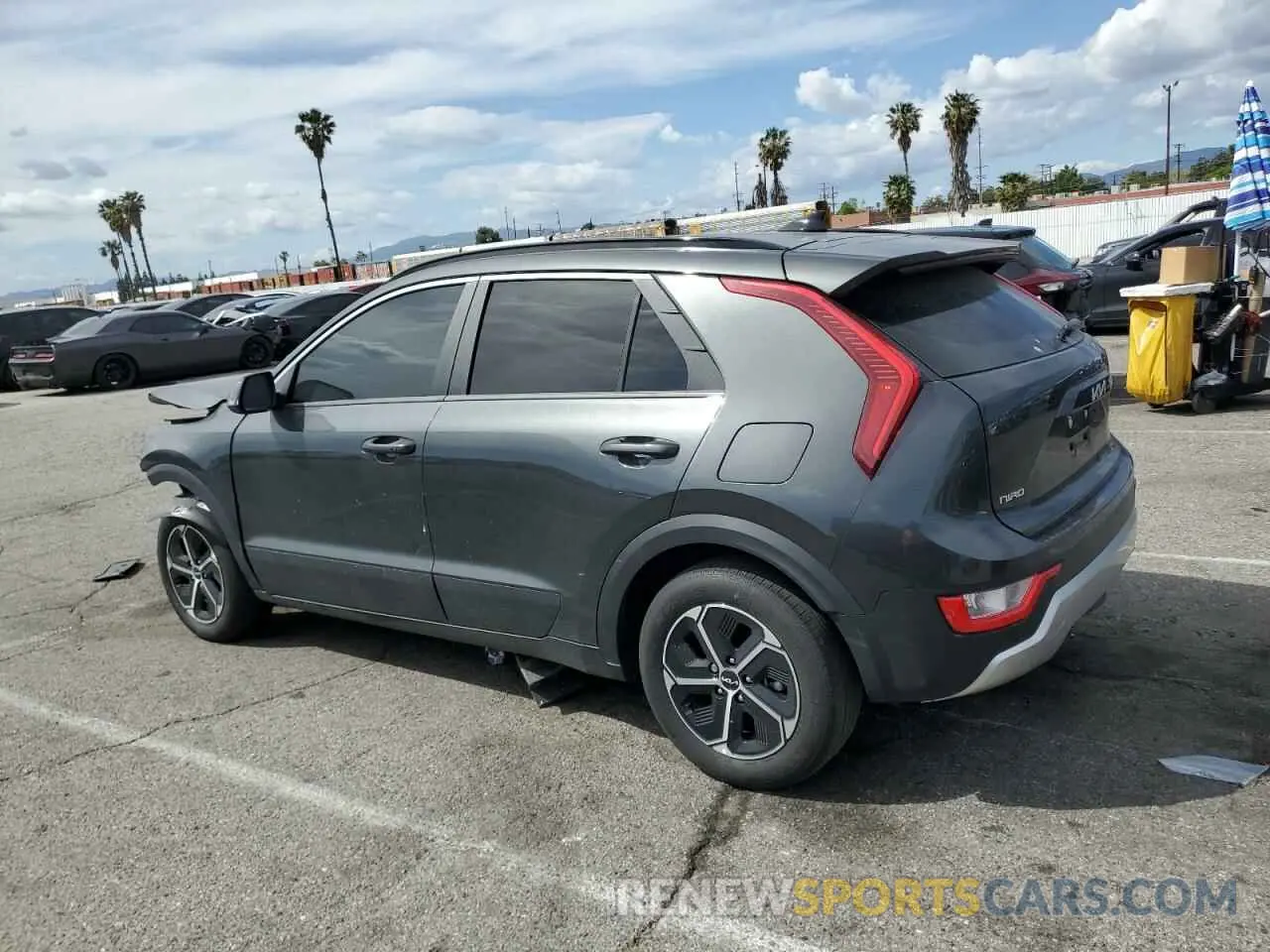 2 fotografías del automóvil dañado KNDCR3LE5R5187389 KIA NIRO 2024