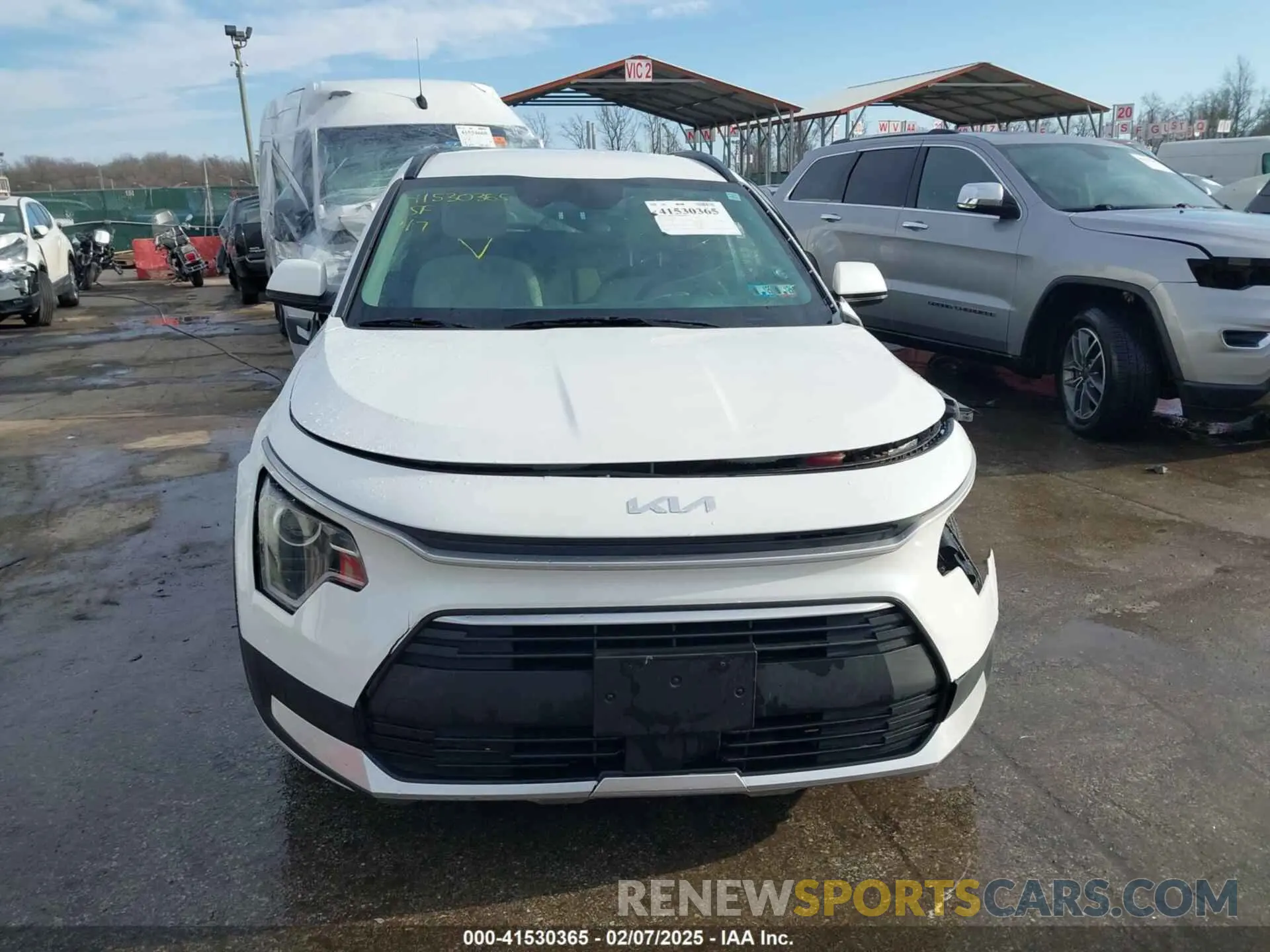 12 fotografías del automóvil dañado KNDCR3LE6R5186753 KIA NIRO 2024
