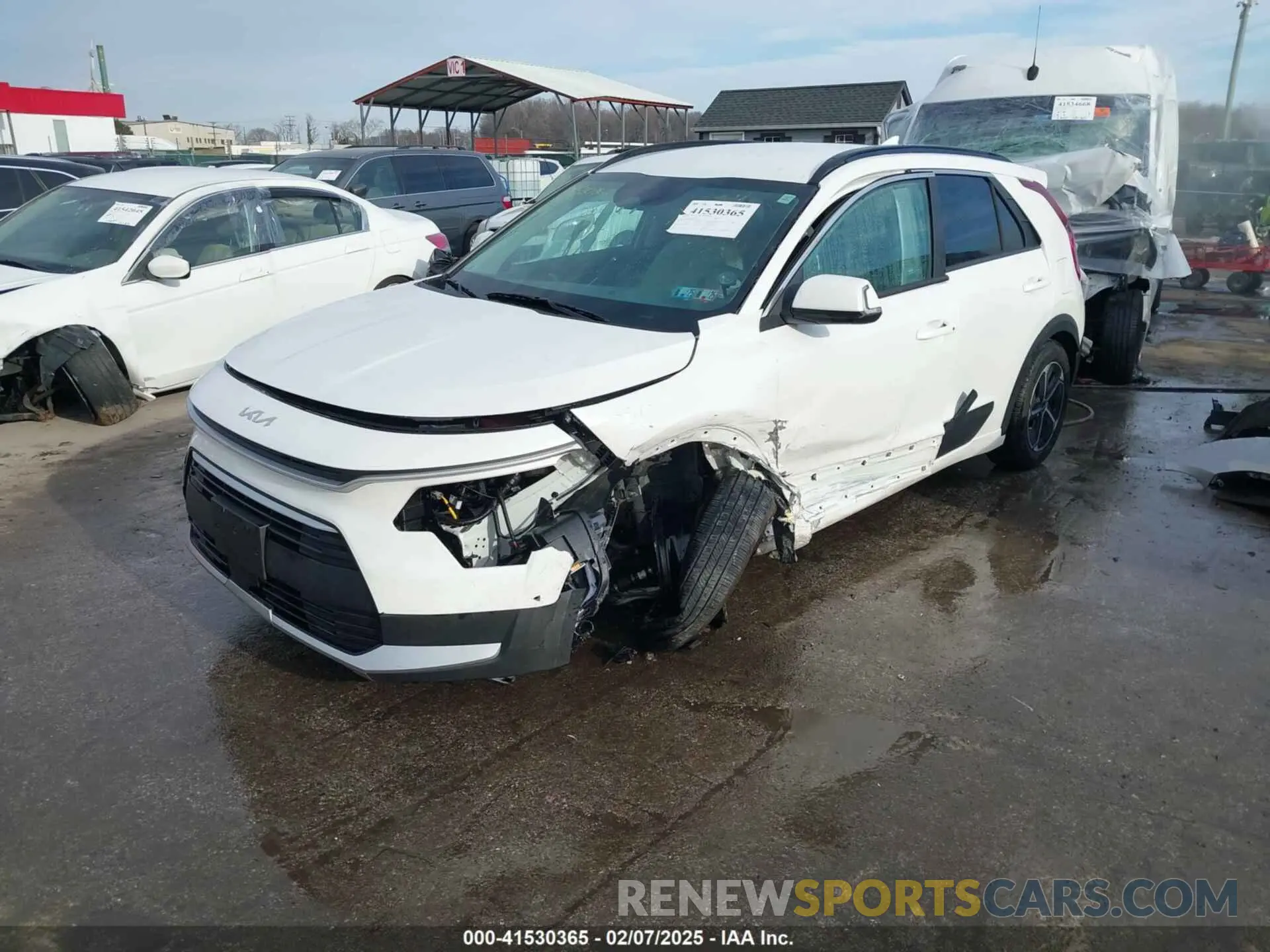 2 fotografías del automóvil dañado KNDCR3LE6R5186753 KIA NIRO 2024