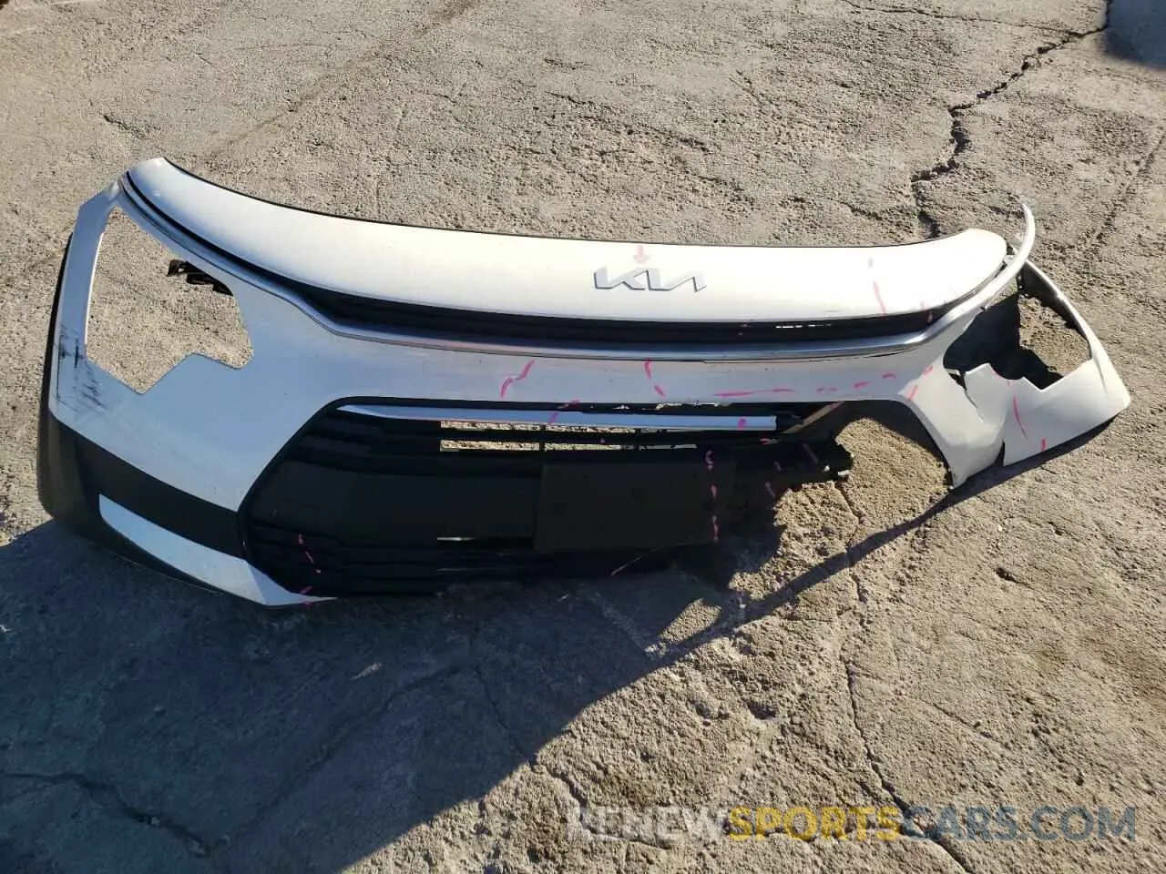 14 fotografías del automóvil dañado KNDCR3LE7R5148948 KIA NIRO 2024