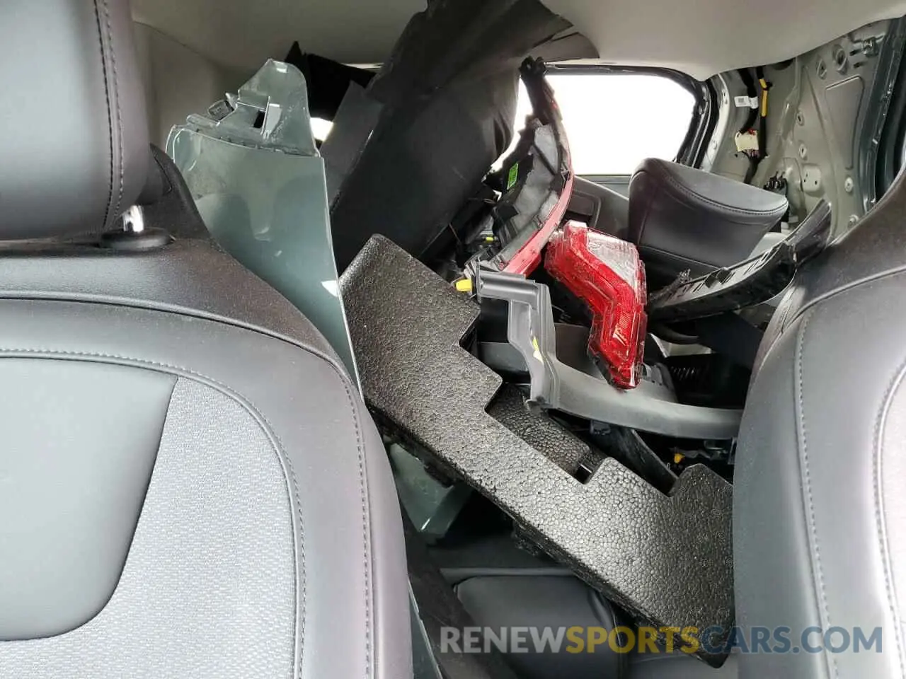 10 fotografías del automóvil dañado KNDCR3LE9R5203738 KIA NIRO 2024