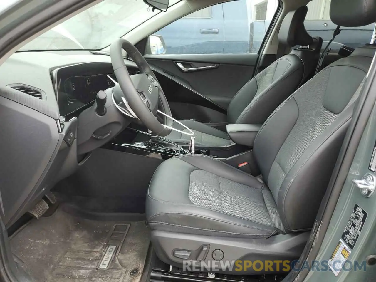 7 fotografías del automóvil dañado KNDCR3LE9R5203738 KIA NIRO 2024