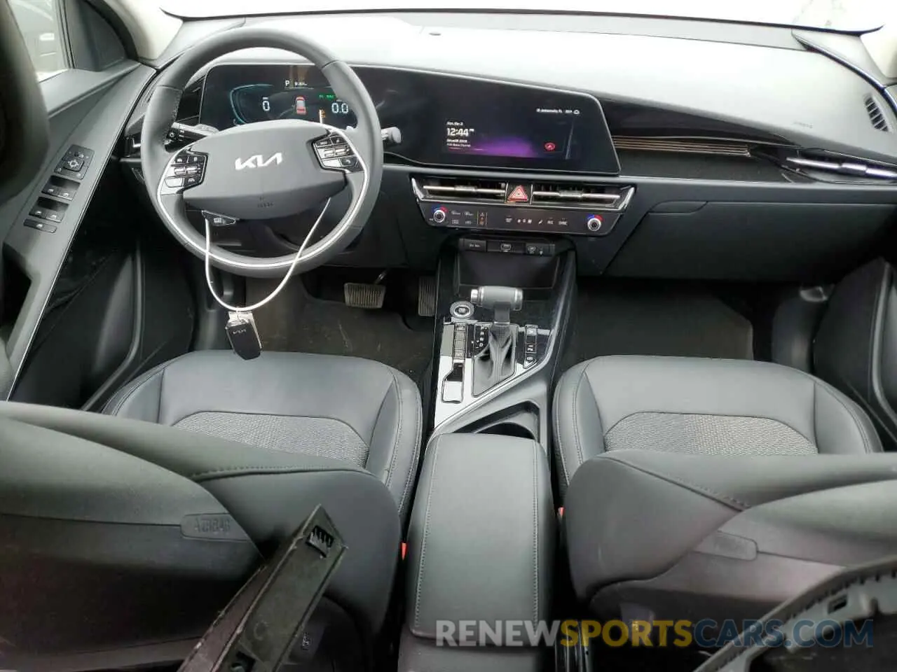 8 fotografías del automóvil dañado KNDCR3LE9R5203738 KIA NIRO 2024