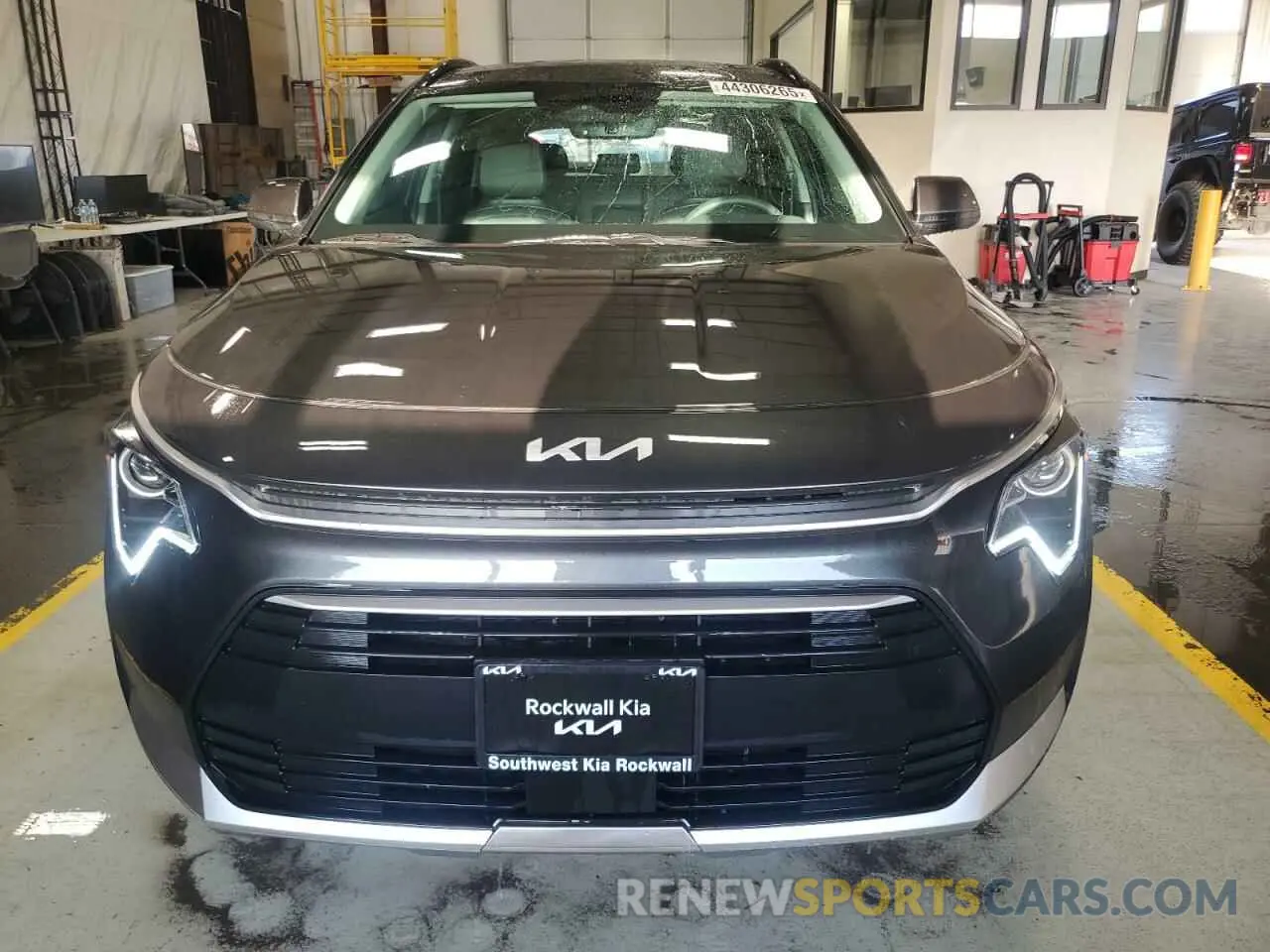 5 fotografías del automóvil dañado KNDCS3LF0R5189094 KIA NIRO 2024
