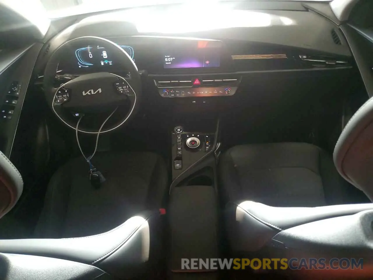 8 fotografías del automóvil dañado KNDCS3LF0R5189094 KIA NIRO 2024