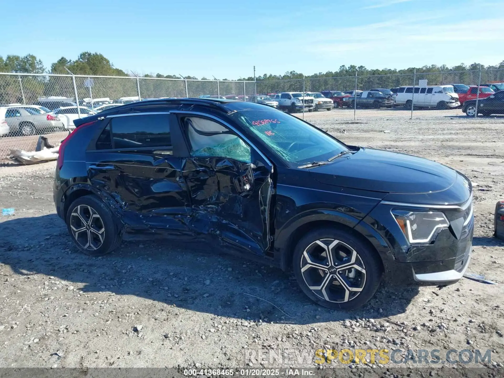 13 fotografías del automóvil dañado KNDCT3LE3R5135227 KIA NIRO 2024