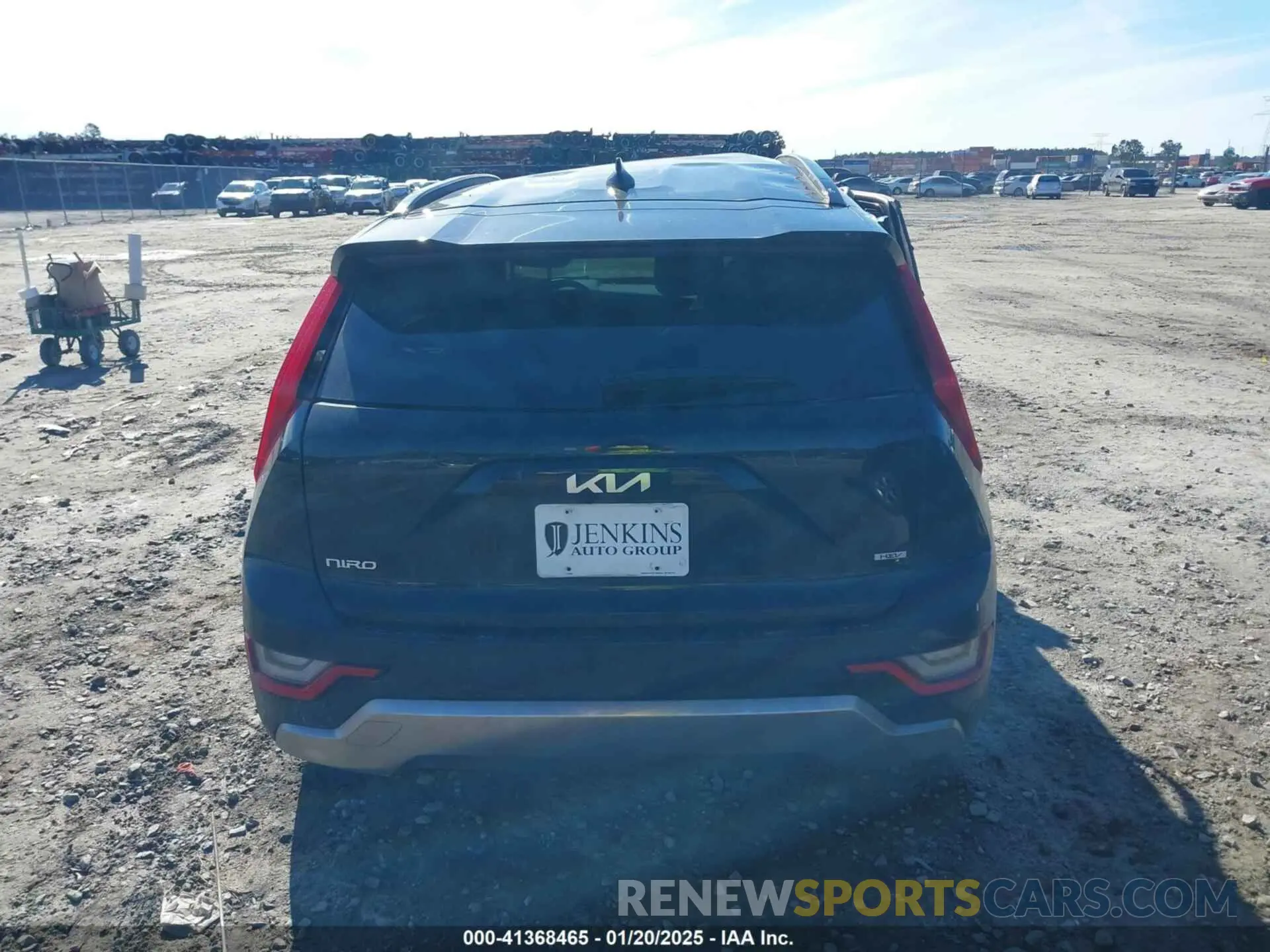 16 fotografías del automóvil dañado KNDCT3LE3R5135227 KIA NIRO 2024