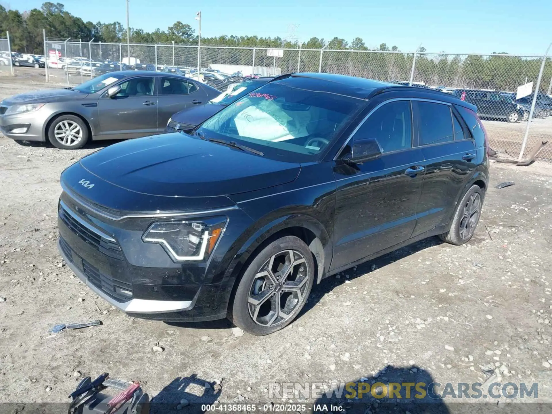 2 fotografías del automóvil dañado KNDCT3LE3R5135227 KIA NIRO 2024