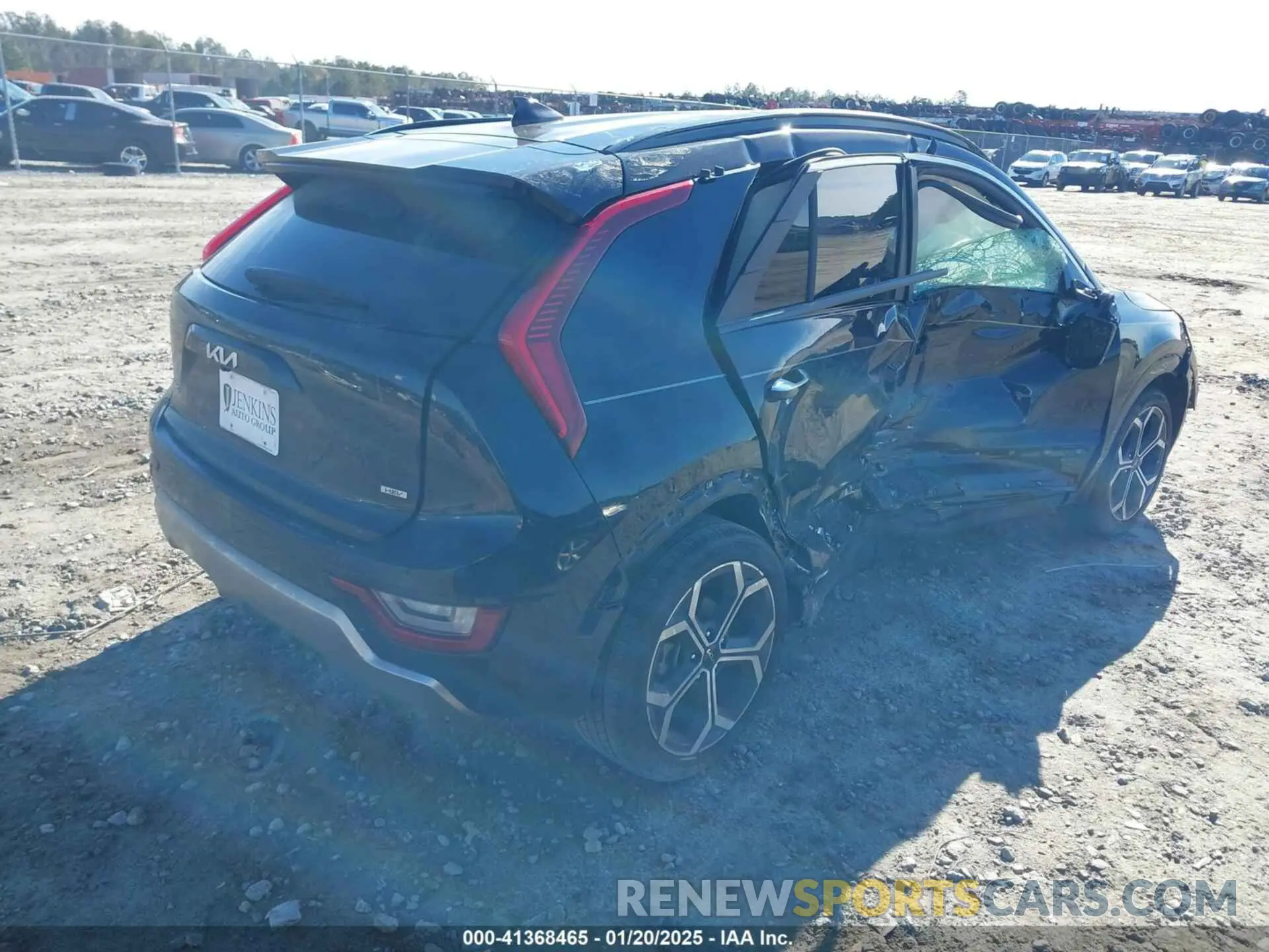 4 fotografías del automóvil dañado KNDCT3LE3R5135227 KIA NIRO 2024