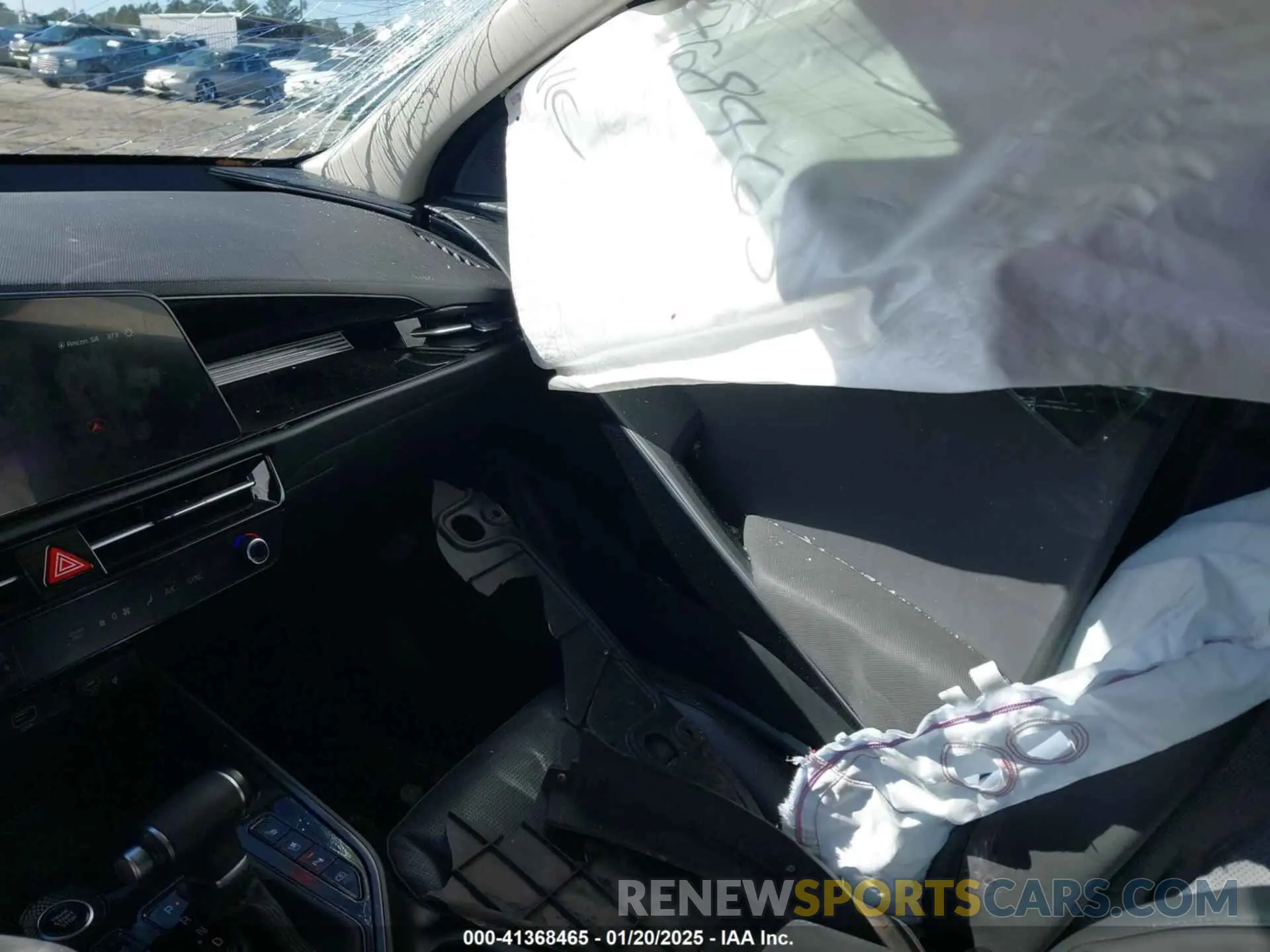 5 fotografías del automóvil dañado KNDCT3LE3R5135227 KIA NIRO 2024
