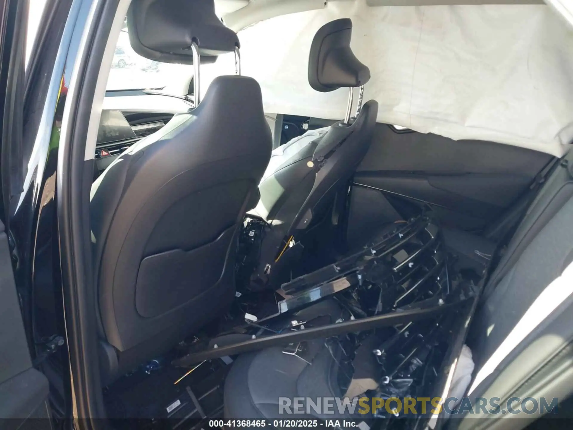 8 fotografías del automóvil dañado KNDCT3LE3R5135227 KIA NIRO 2024