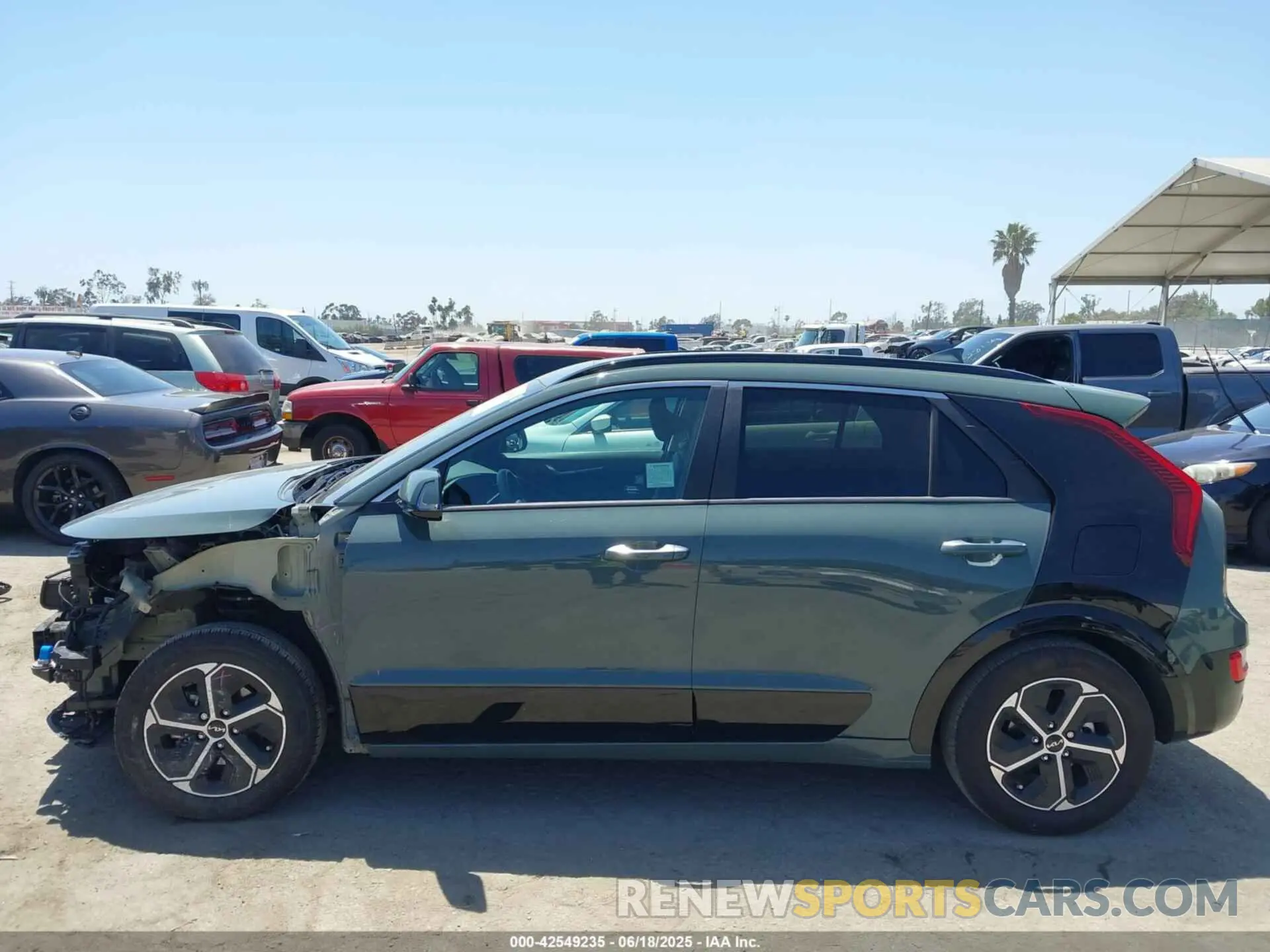 15 fotografías del automóvil dañado KNDCT3LE3R5136104 KIA NIRO 2024