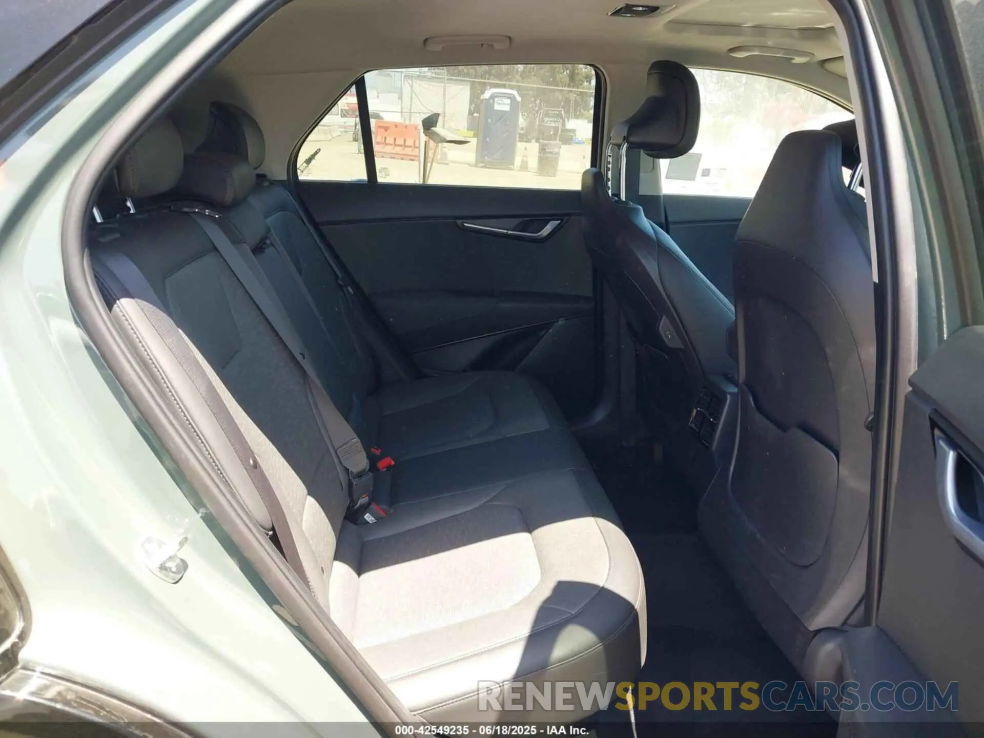 8 fotografías del automóvil dañado KNDCT3LE3R5136104 KIA NIRO 2024