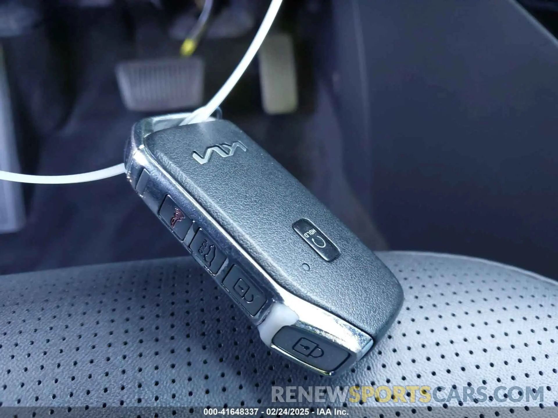 11 fotografías del automóvil dañado KNDCT3LE5R5125041 KIA NIRO 2024