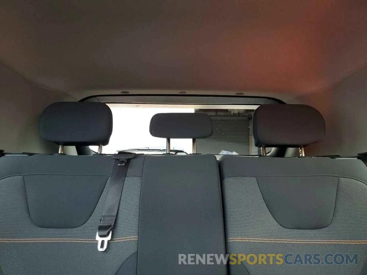 10 fotografías del automóvil dañado KNDCP3LE6S5214451 KIA NIRO 2025