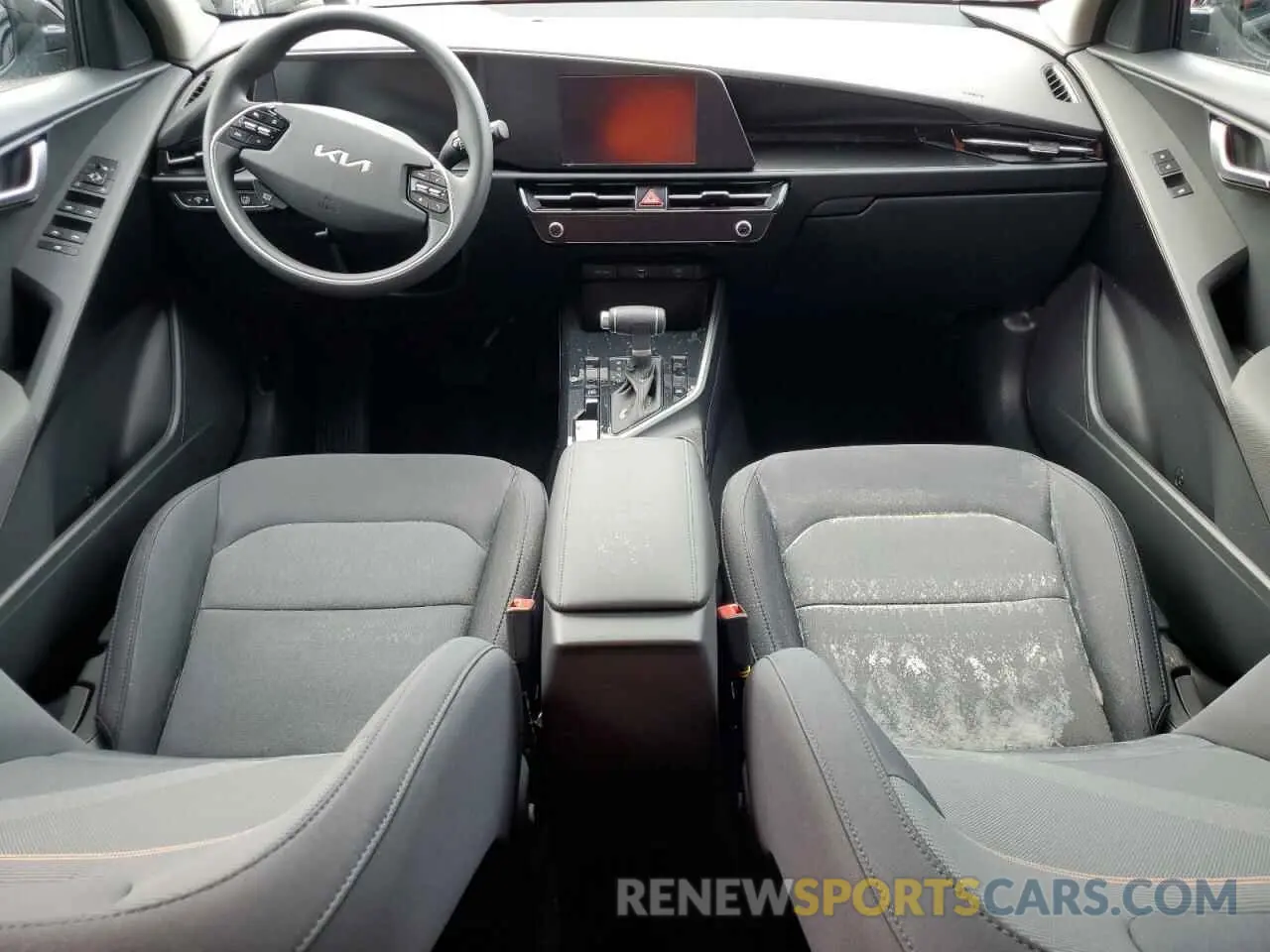 8 fotografías del automóvil dañado KNDCP3LE6S5214451 KIA NIRO 2025
