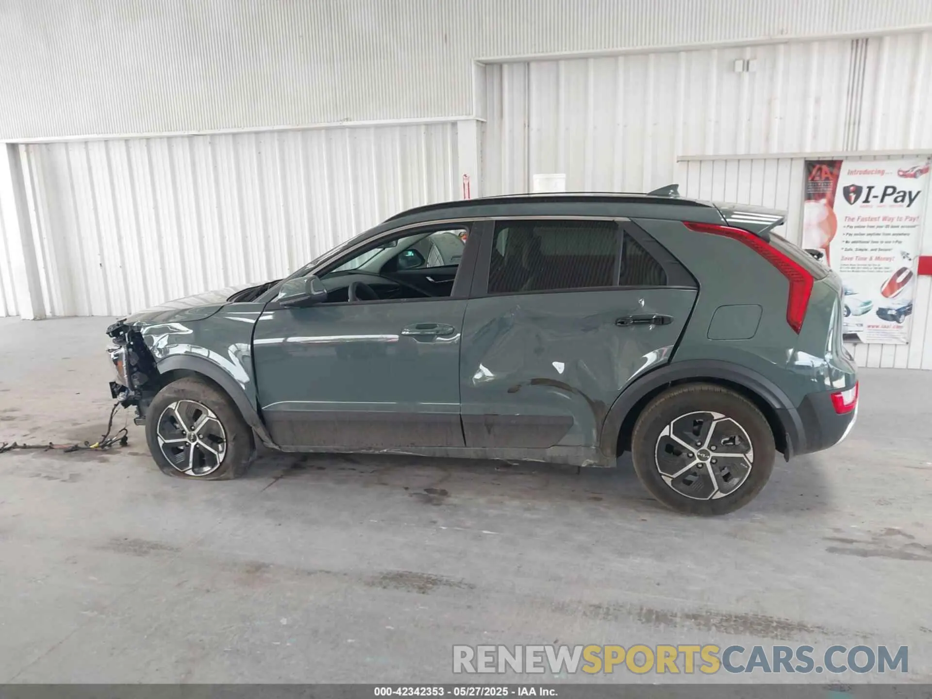 15 fotografías del automóvil dañado KNDCR3LE4S5235793 KIA NIRO 2025