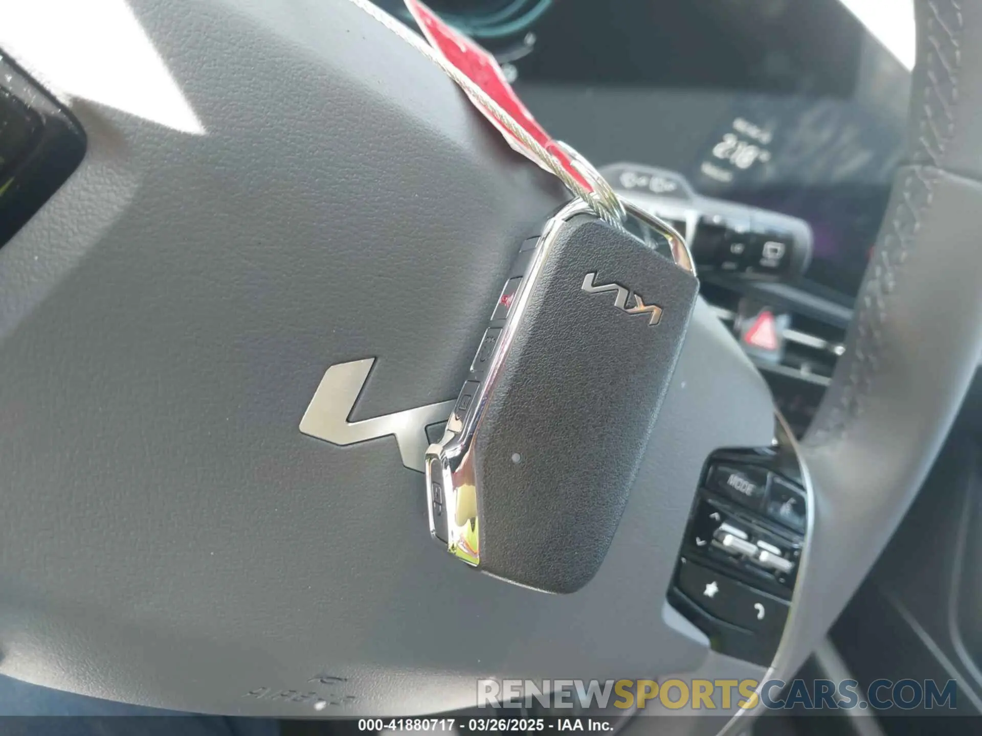 11 fotografías del automóvil dañado KNDCR3LE8S5234310 KIA NIRO 2025