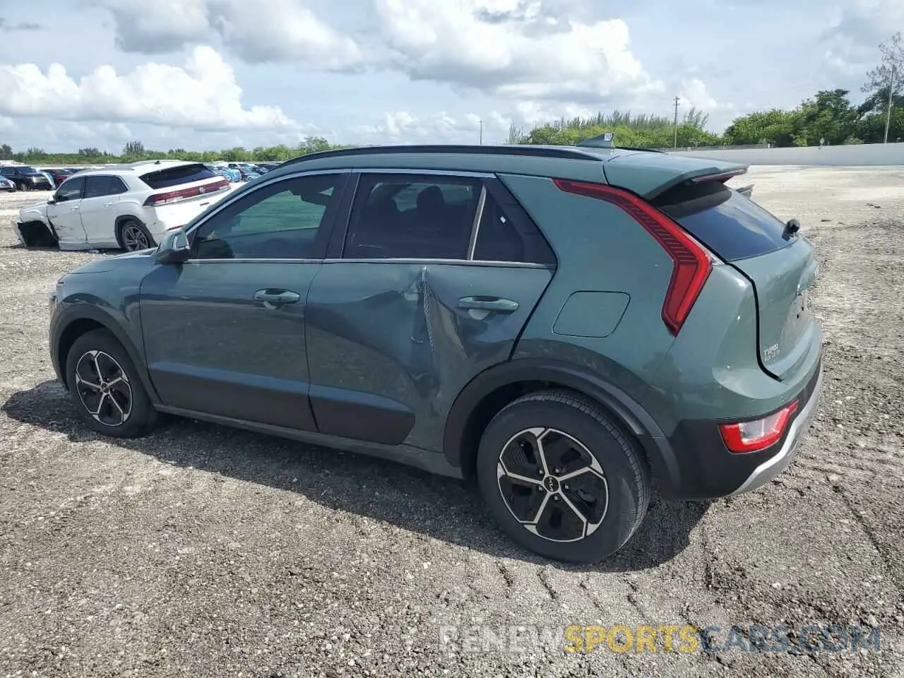 2 fotografías del automóvil dañado KNDCR3LEXS5213622 KIA NIRO 2025