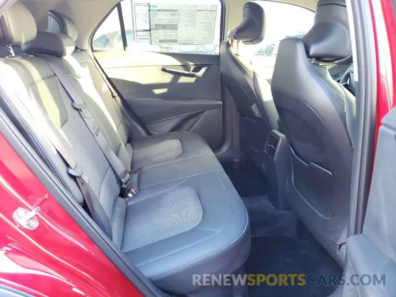 10 fotografías del automóvil dañado KNDCR3LEXS5213779 KIA NIRO 2025