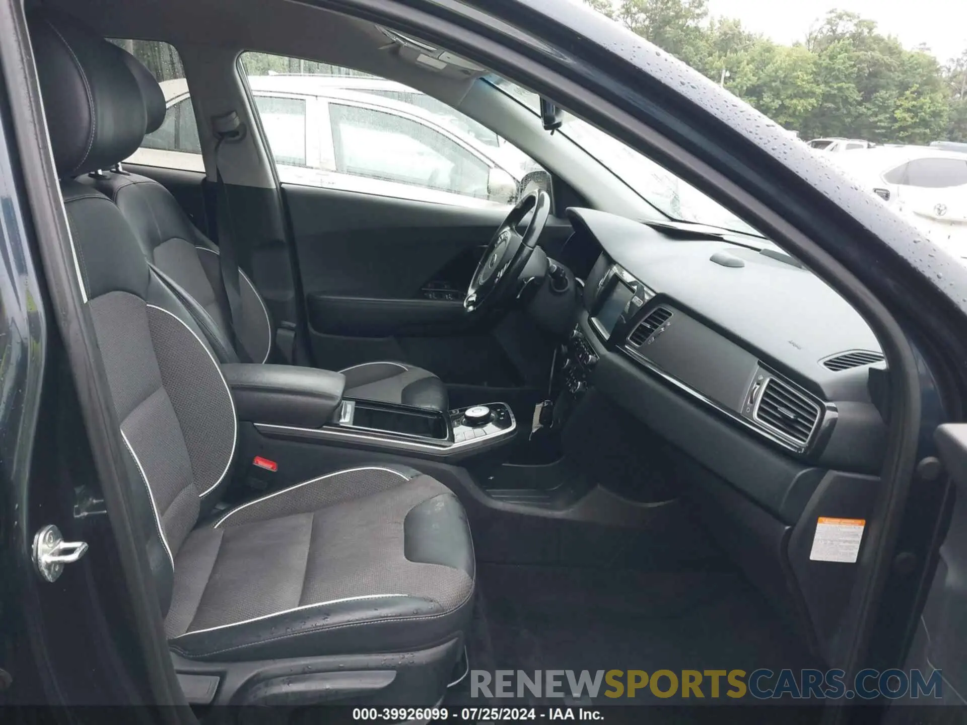 5 fotografías del automóvil dañado KNDCC3LG0K5024433 KIA NIRO EV 2019