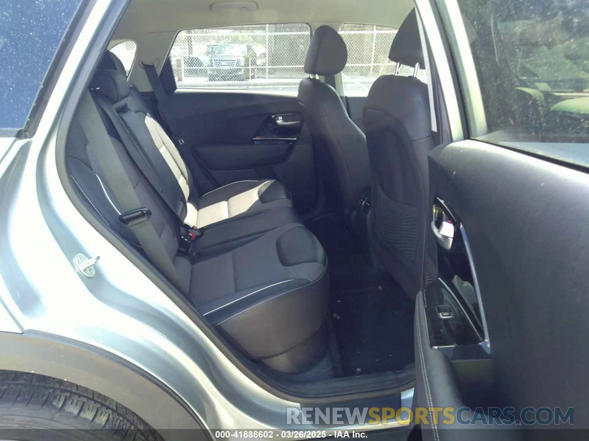 8 fotografías del automóvil dañado KNDCC3LG4K5014875 KIA NIRO EV 2019