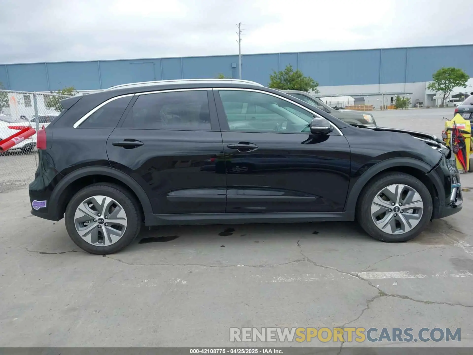 13 fotografías del automóvil dañado KNDCE3LG9K5009990 KIA NIRO EV 2019