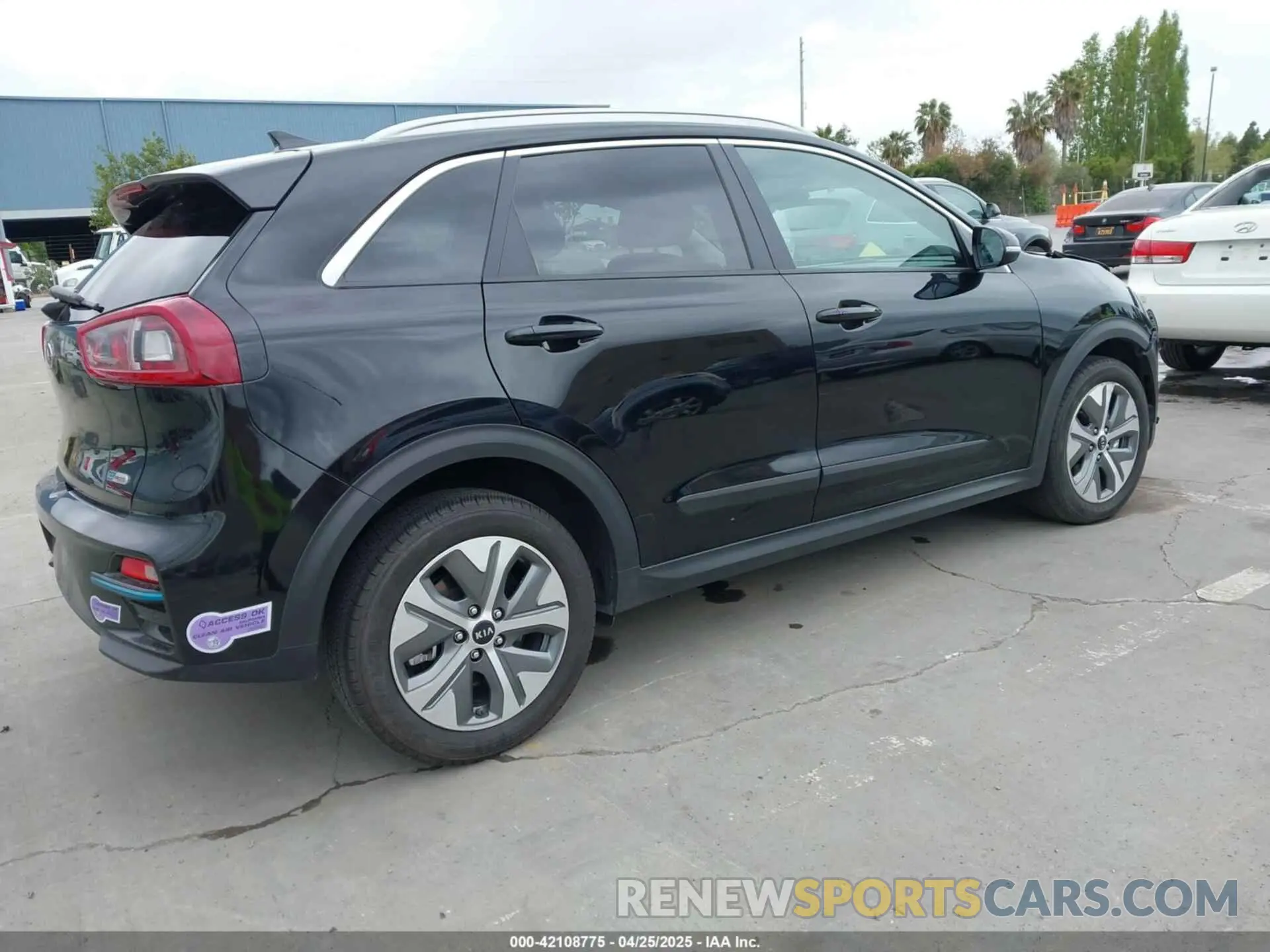 4 fotografías del automóvil dañado KNDCE3LG9K5009990 KIA NIRO EV 2019