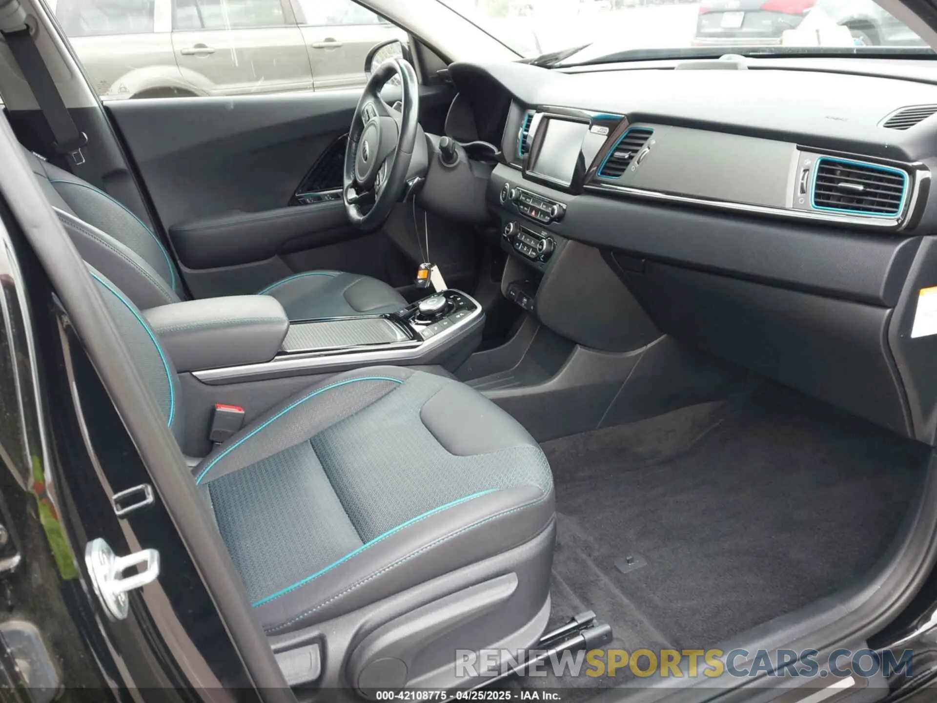 5 fotografías del automóvil dañado KNDCE3LG9K5009990 KIA NIRO EV 2019