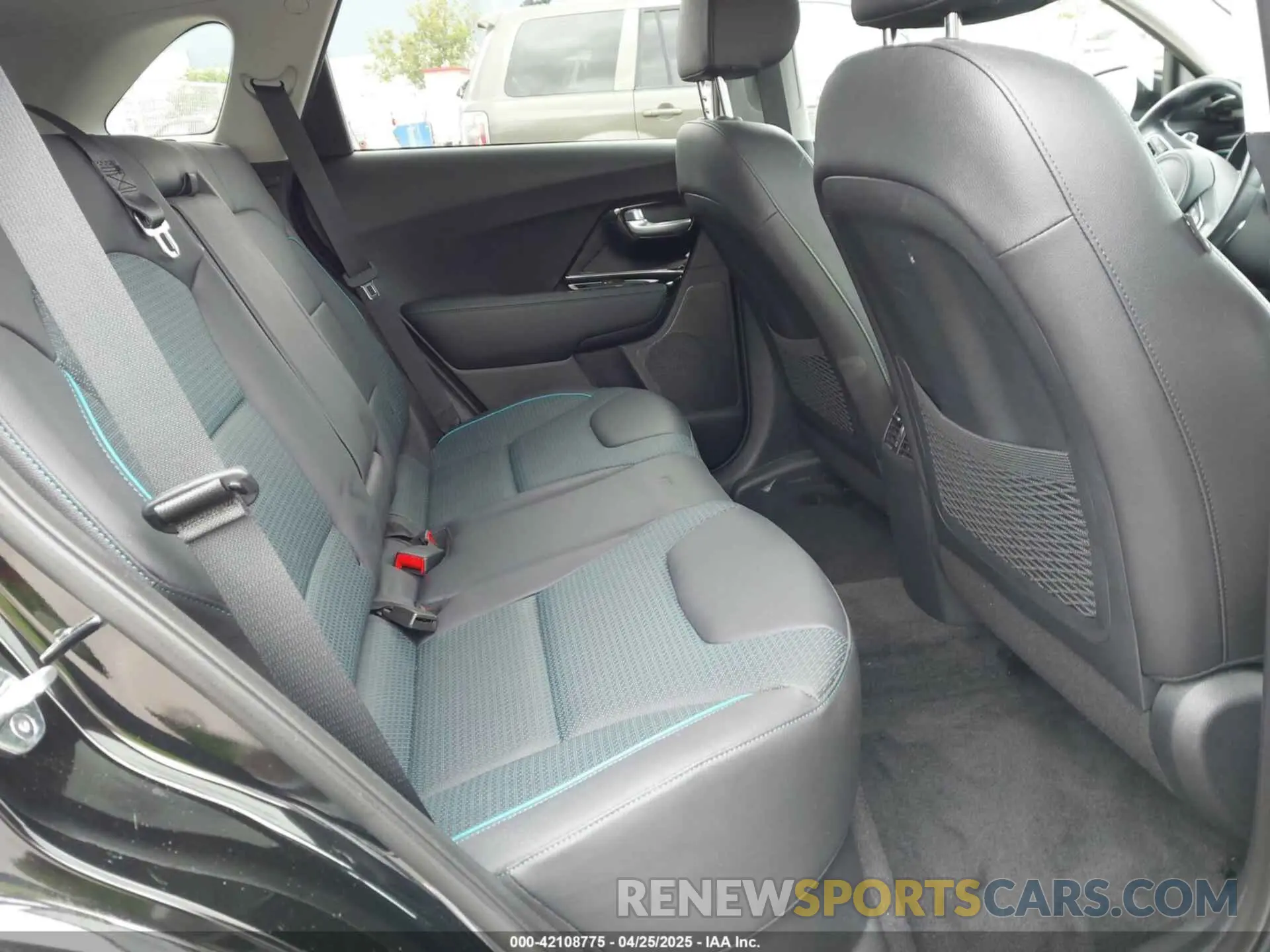 8 fotografías del automóvil dañado KNDCE3LG9K5009990 KIA NIRO EV 2019