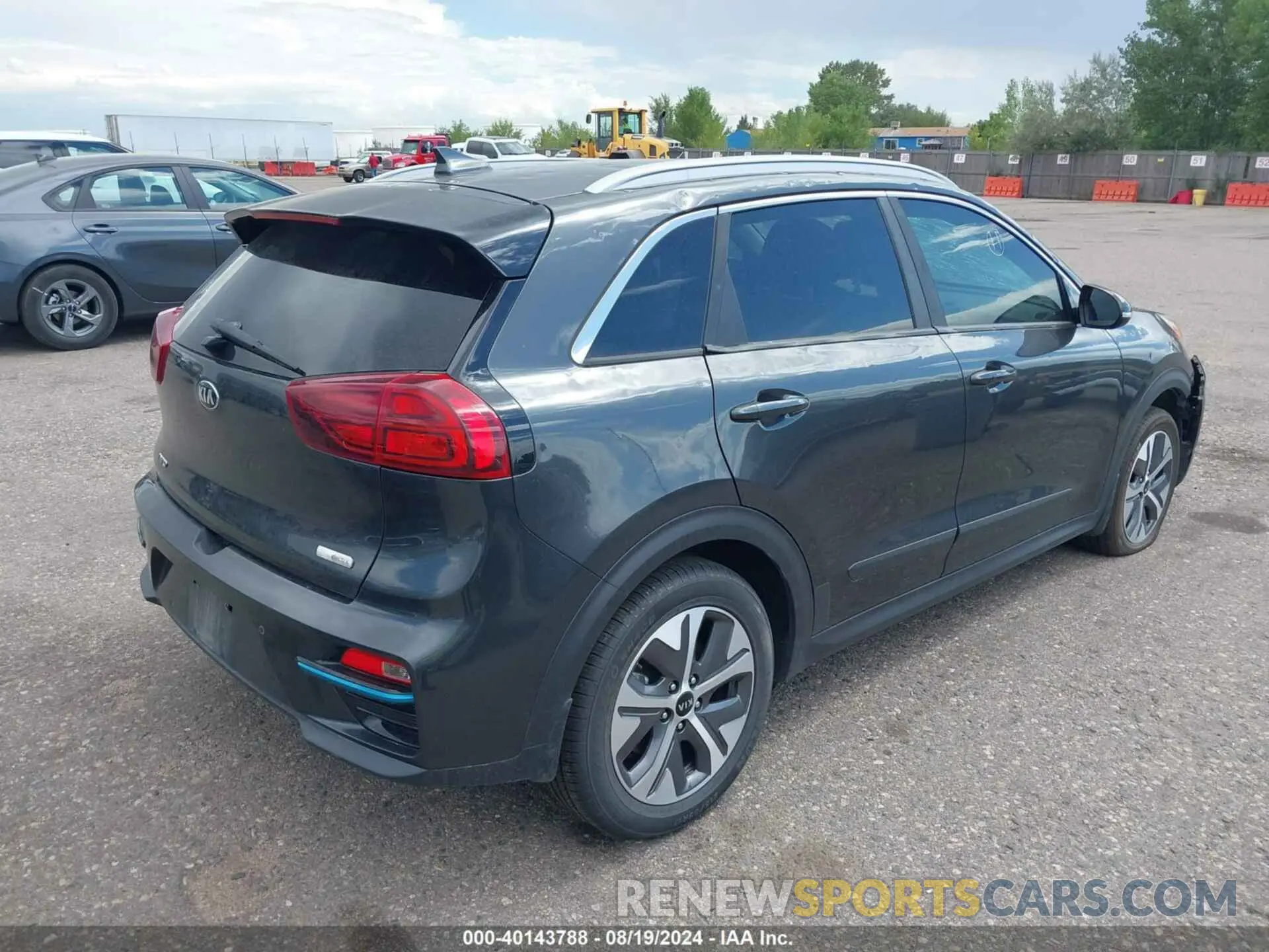 4 fotografías del automóvil dañado KNDCE3LG9L5071276 KIA NIRO EV 2020