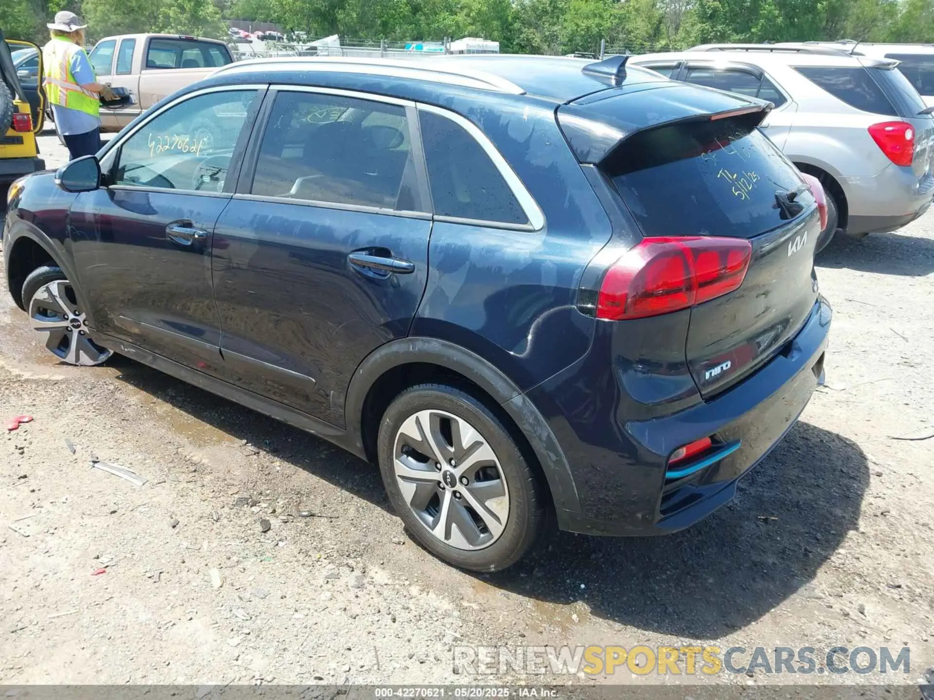 3 fotografías del automóvil dañado KNDCC3LG0N5121880 KIA NIRO EV 2022