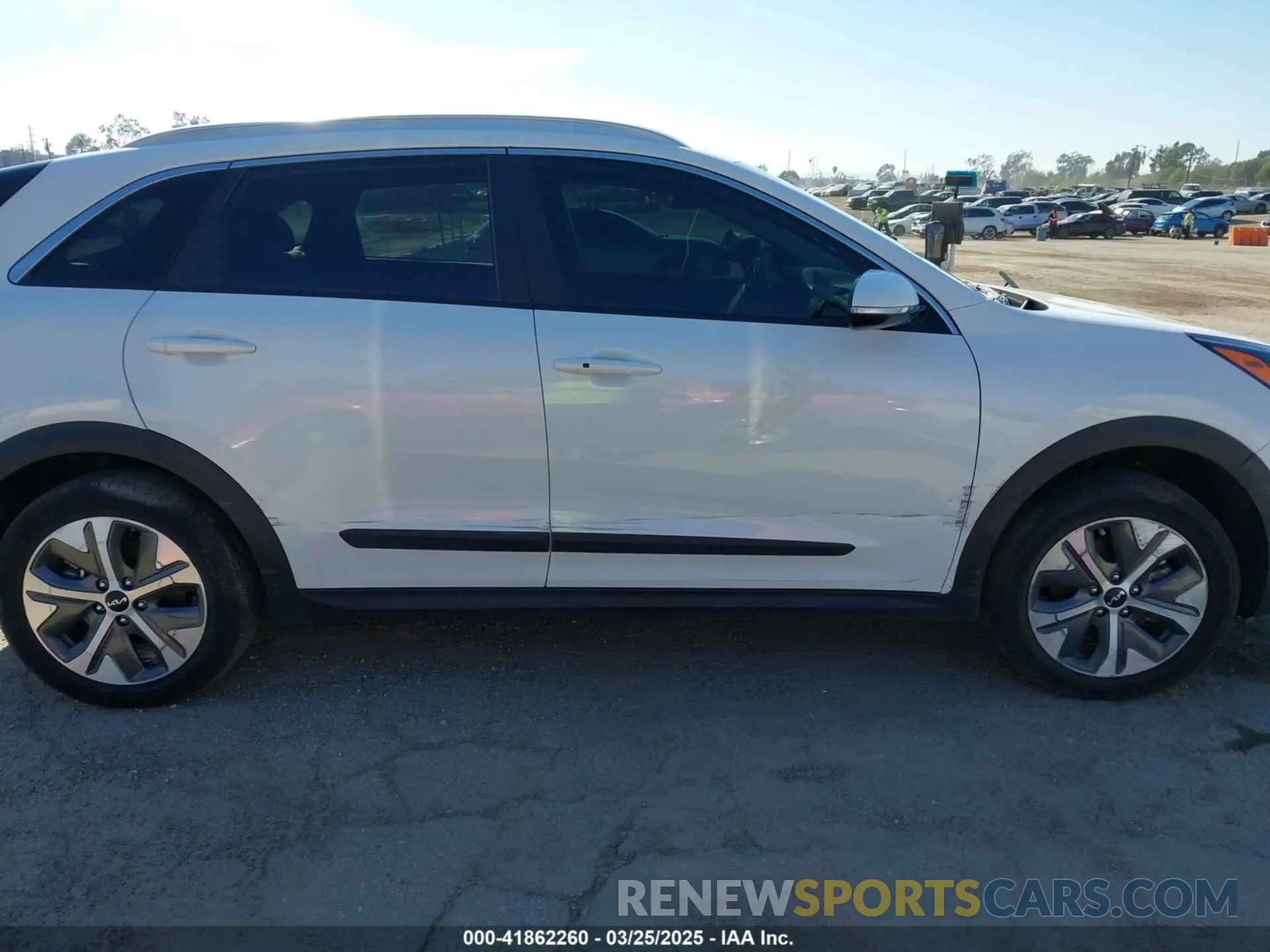 13 fotografías del automóvil dañado KNDCC3LG1N5160736 KIA NIRO EV 2022