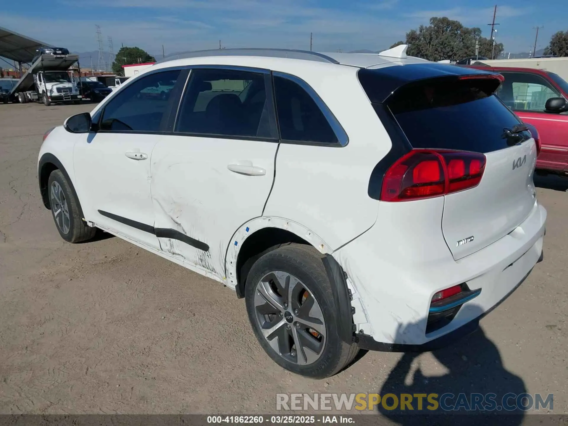3 fotografías del automóvil dañado KNDCC3LG1N5160736 KIA NIRO EV 2022